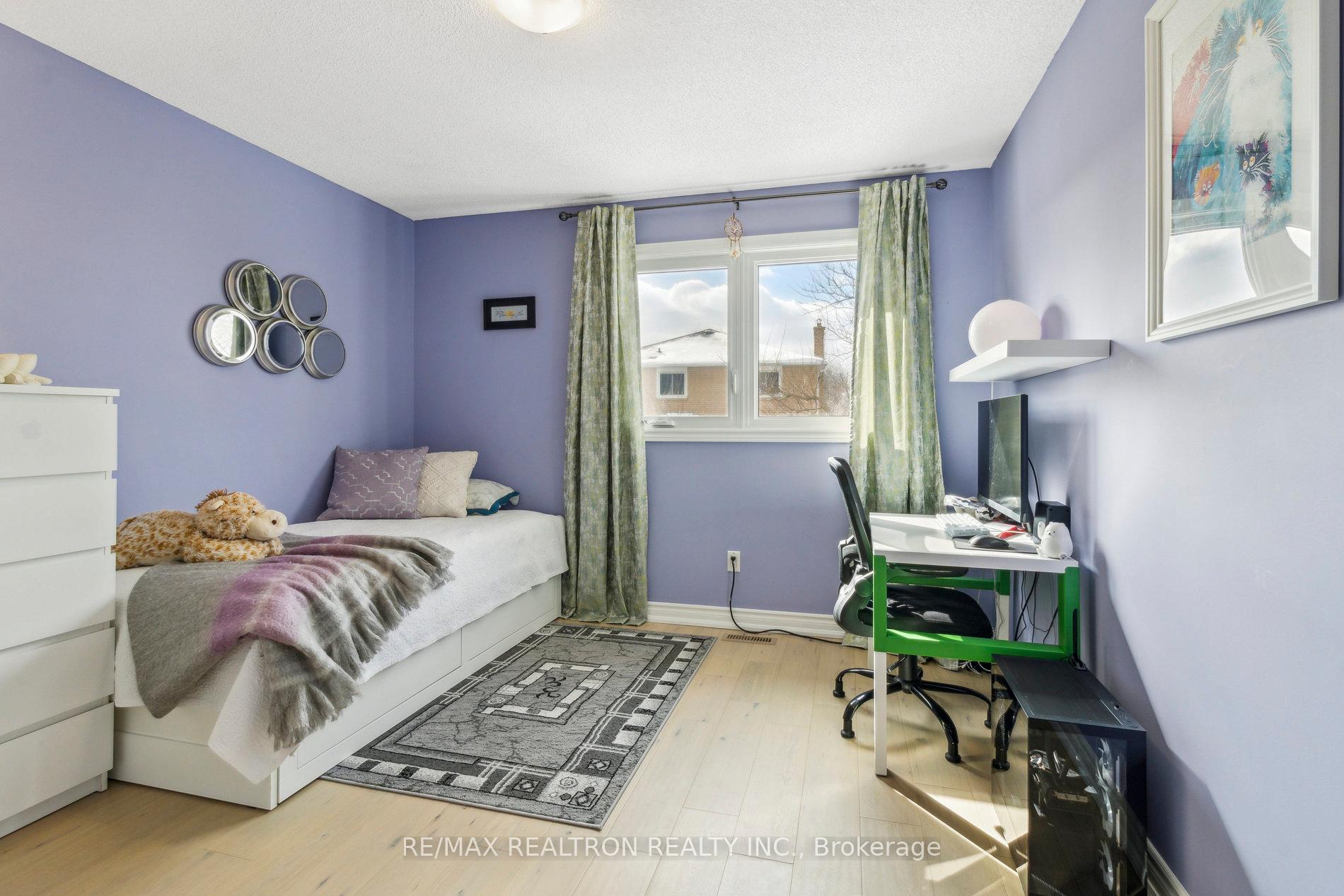 Photo 10 of 24 Venice Crescent, Vaughan, Beverley Glen — HOMEH