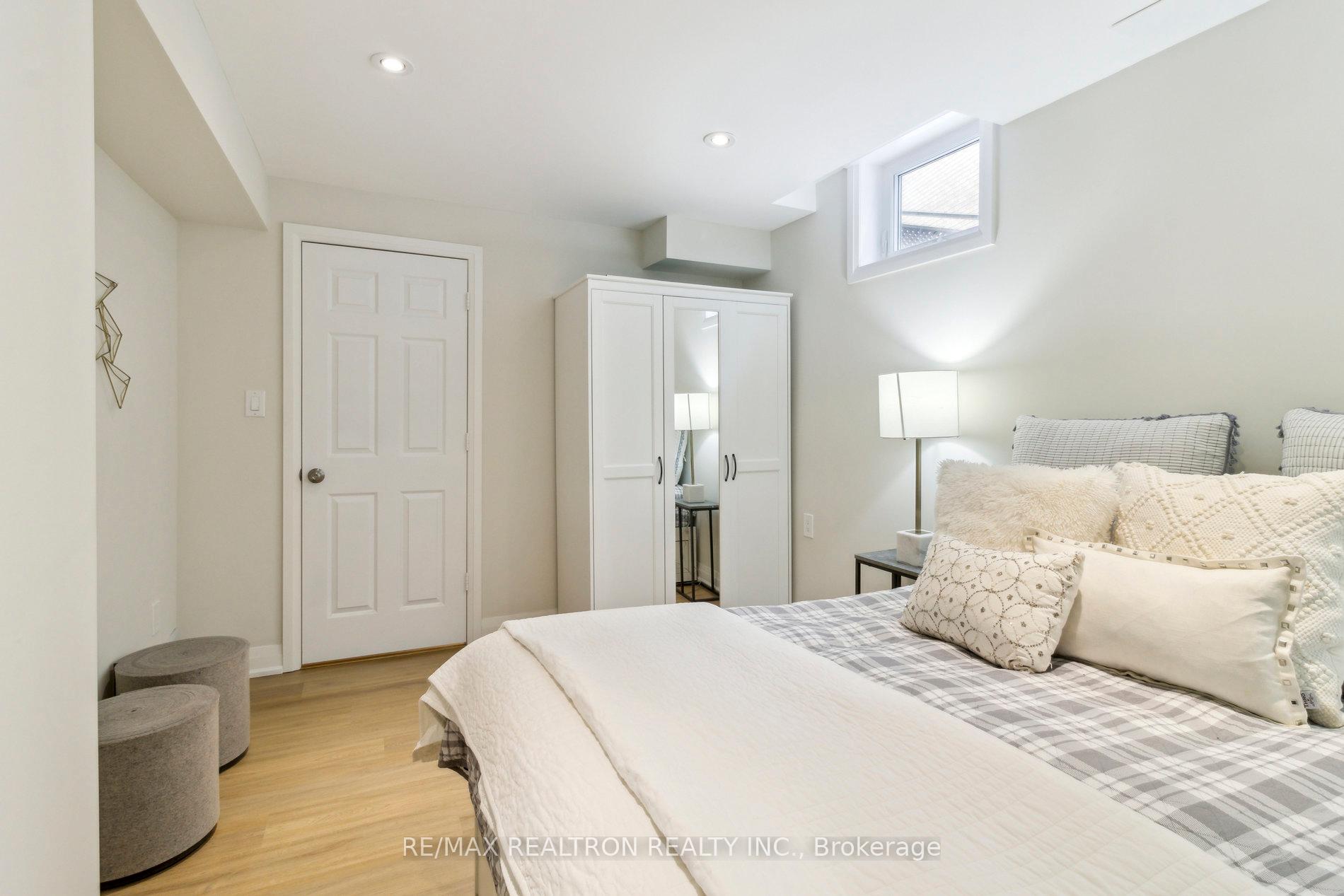 Photo 15 of 24 Venice Crescent, Vaughan, Beverley Glen — HOMEH