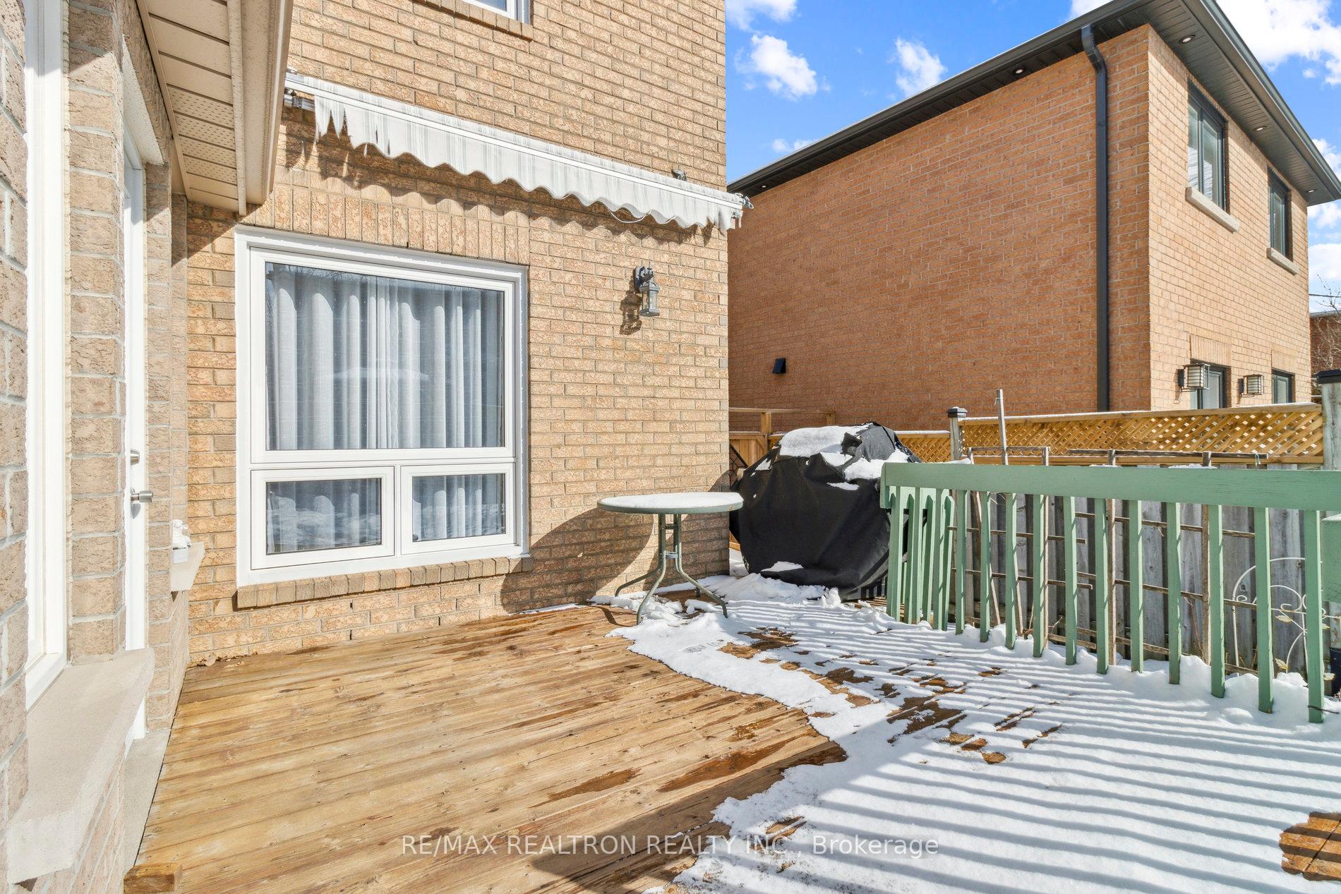 Photo 19 of 24 Venice Crescent, Vaughan, Beverley Glen — HOMEH