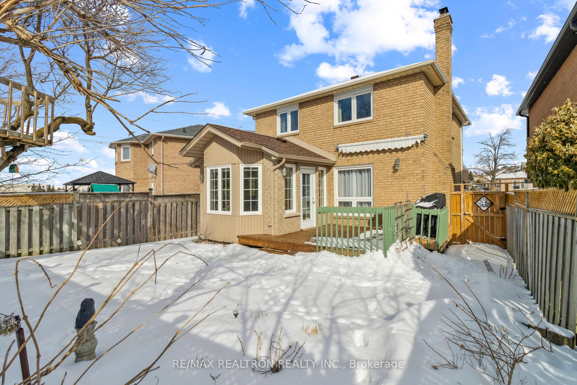 Photo 21 of 24 Venice Crescent, Vaughan, Beverley Glen — HOMEH