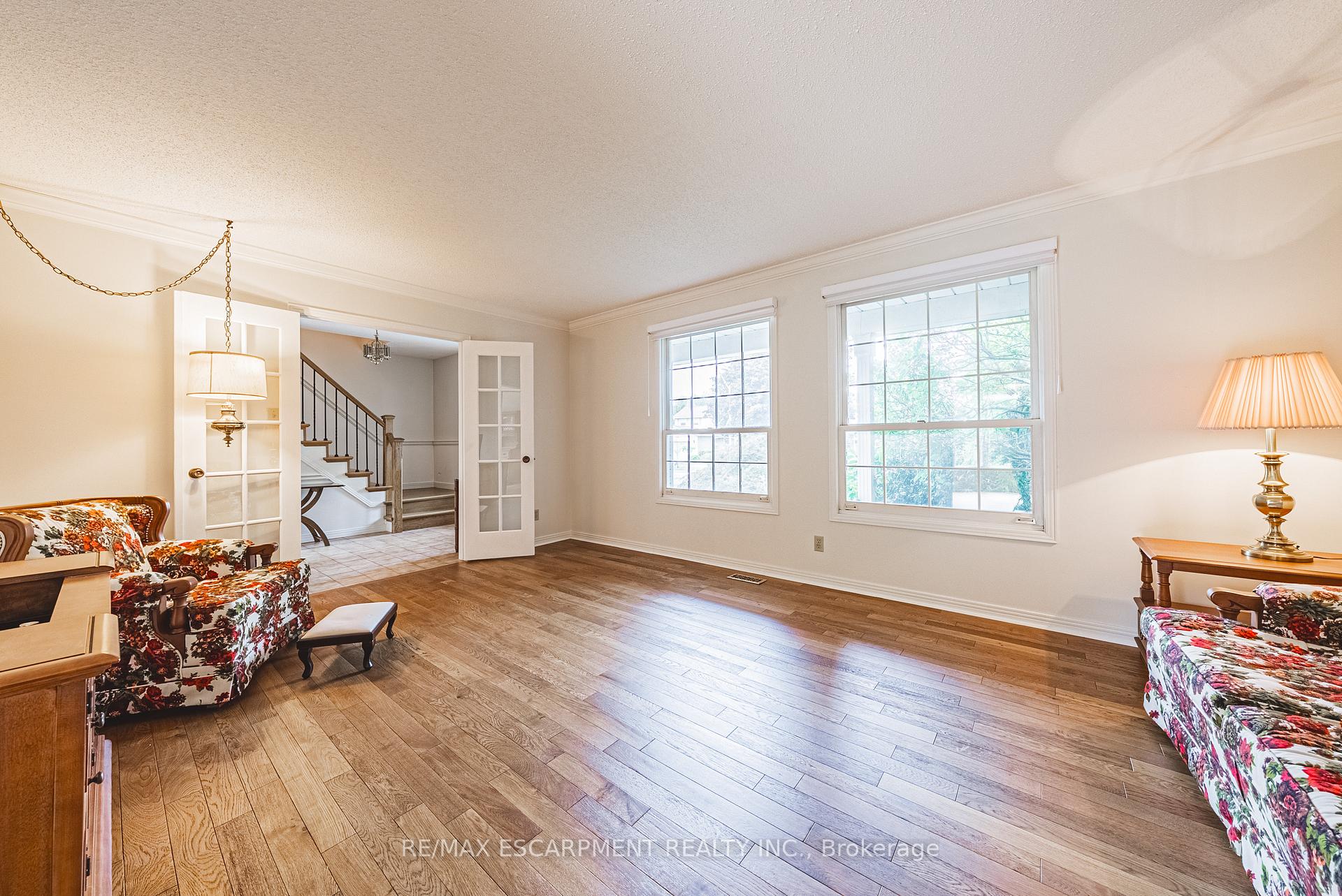 Photo 11 of 140 Amberly Boulevard, Hamilton, Ancaster — HOMEH