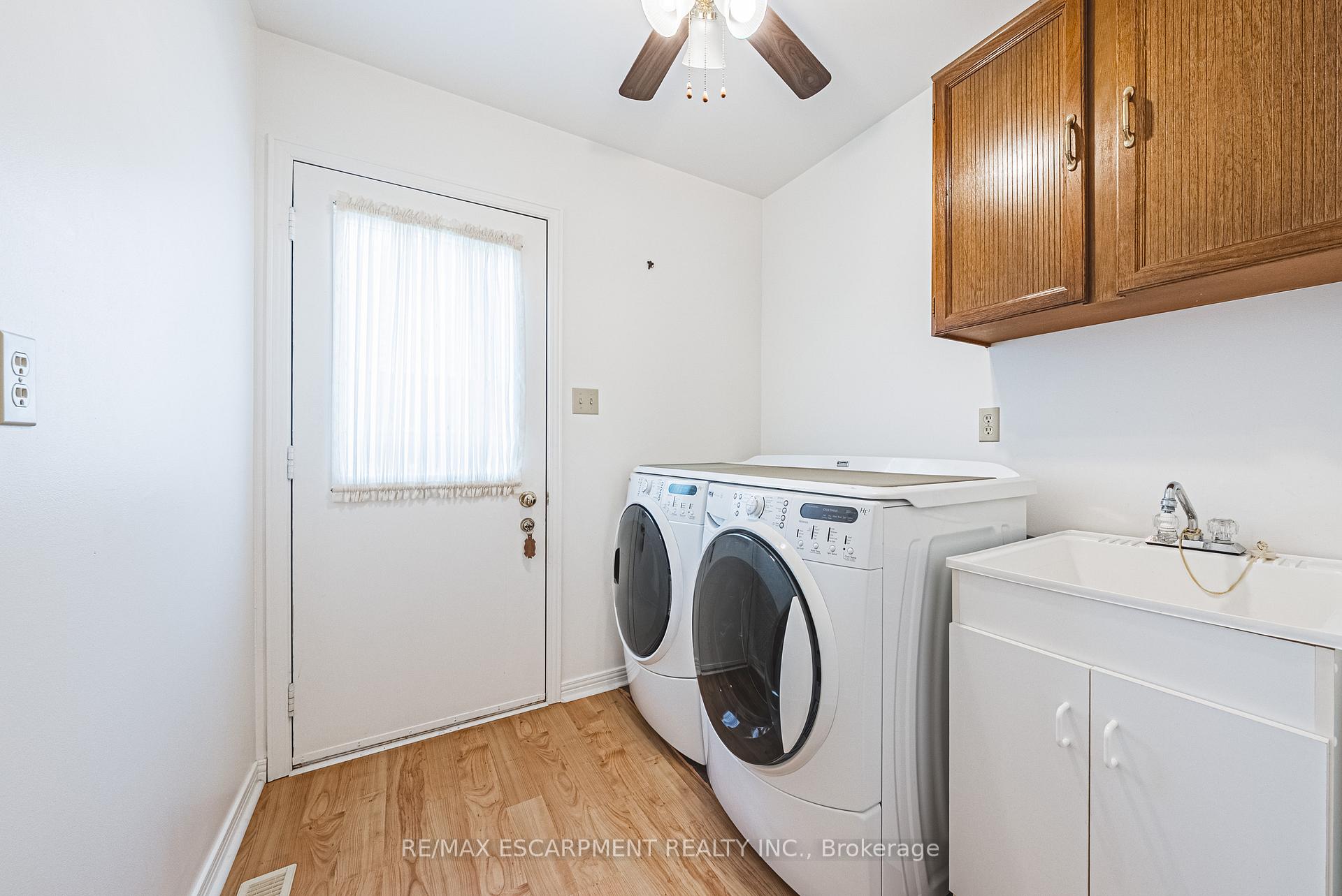 Photo 24 of 140 Amberly Boulevard, Hamilton, Ancaster — HOMEH