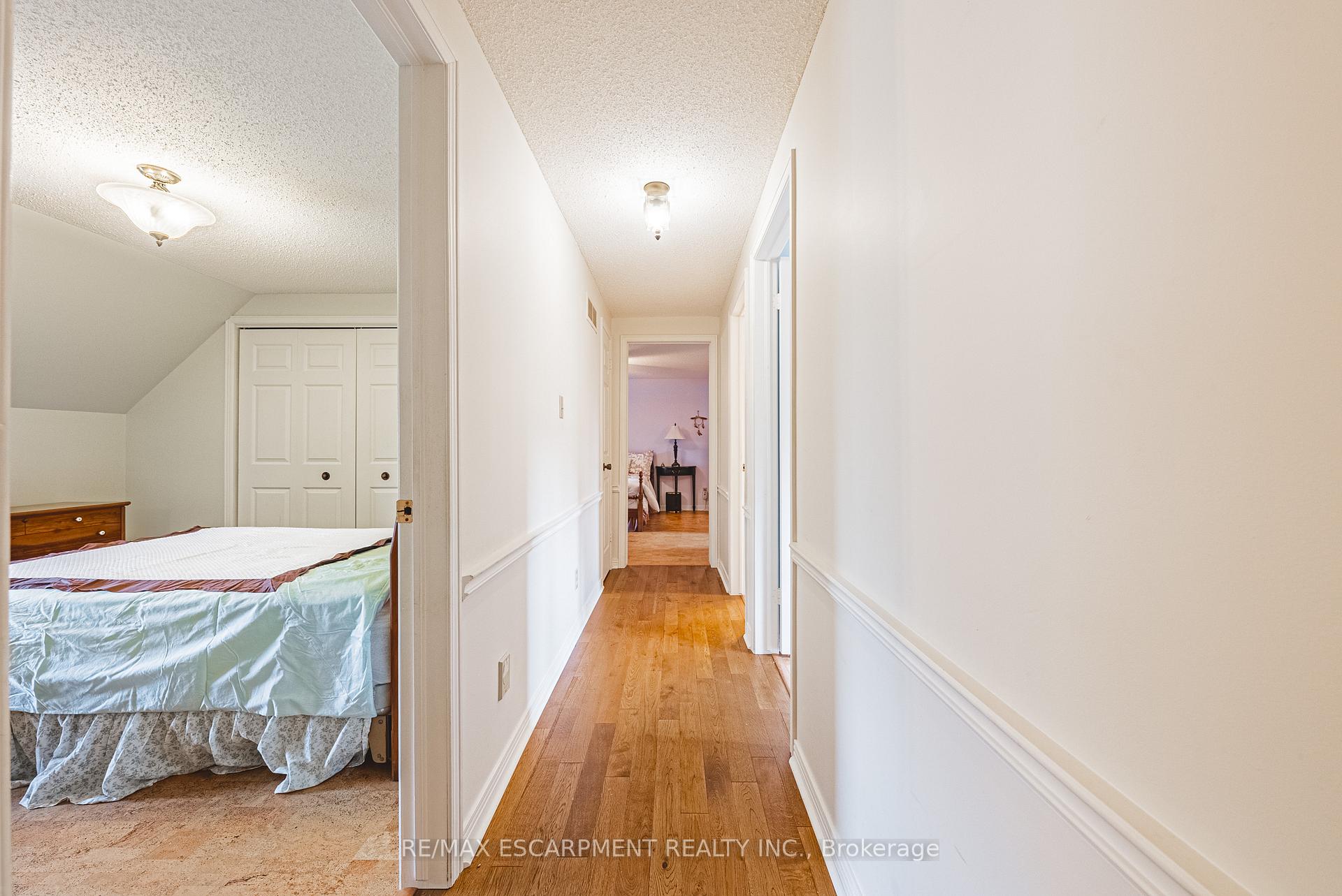 Photo 26 of 140 Amberly Boulevard, Hamilton, Ancaster — HOMEH