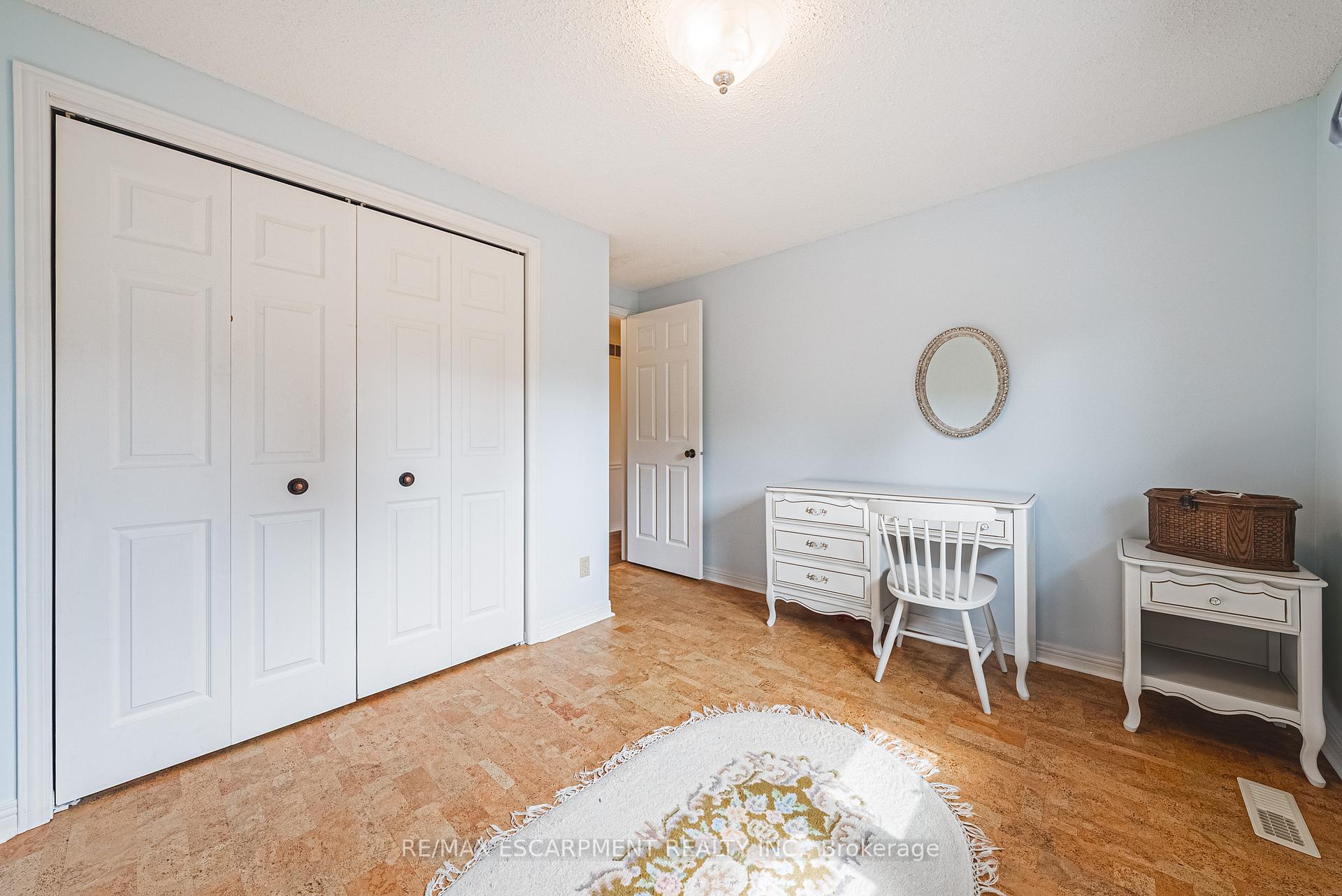 Photo 31 of 140 Amberly Boulevard, Hamilton, Ancaster — HOMEH