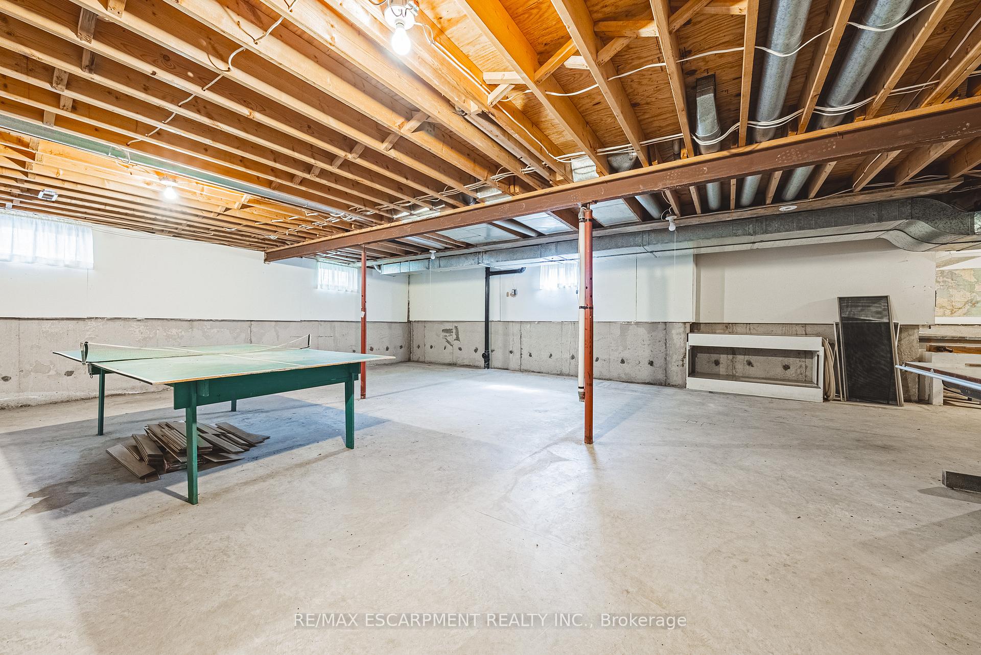 Photo 38 of 140 Amberly Boulevard, Hamilton, Ancaster — HOMEH