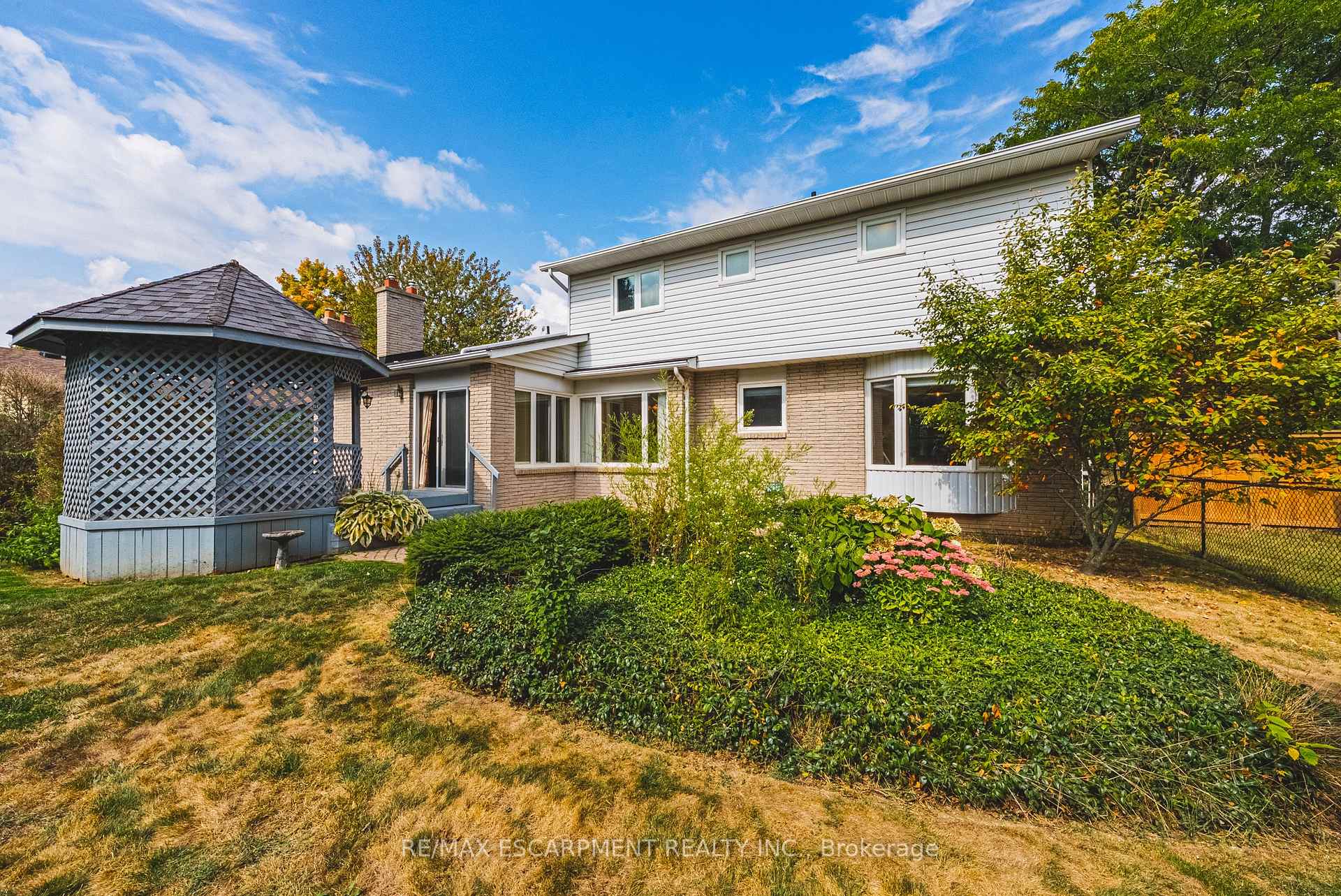 Photo 43 of 140 Amberly Boulevard, Hamilton, Ancaster — HOMEH