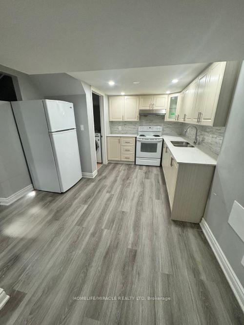 Photo 8 of Unit Bsmt, 14 Covebank Crescent, Brampton, Bram East — HOMEH