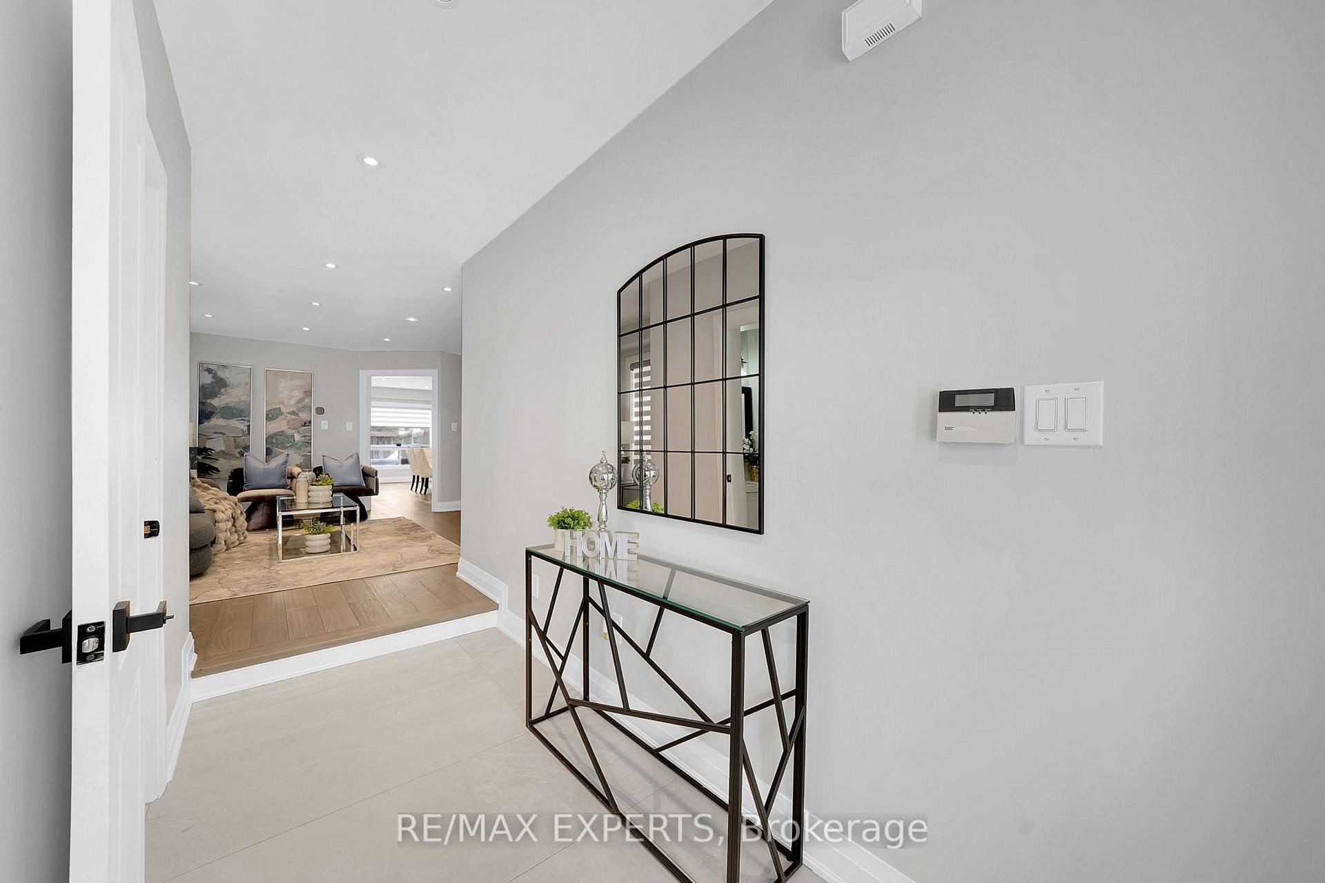 Photo 4 of 66 Lodgeway Drive, Vaughan, Rural Vaughan — HOMEH