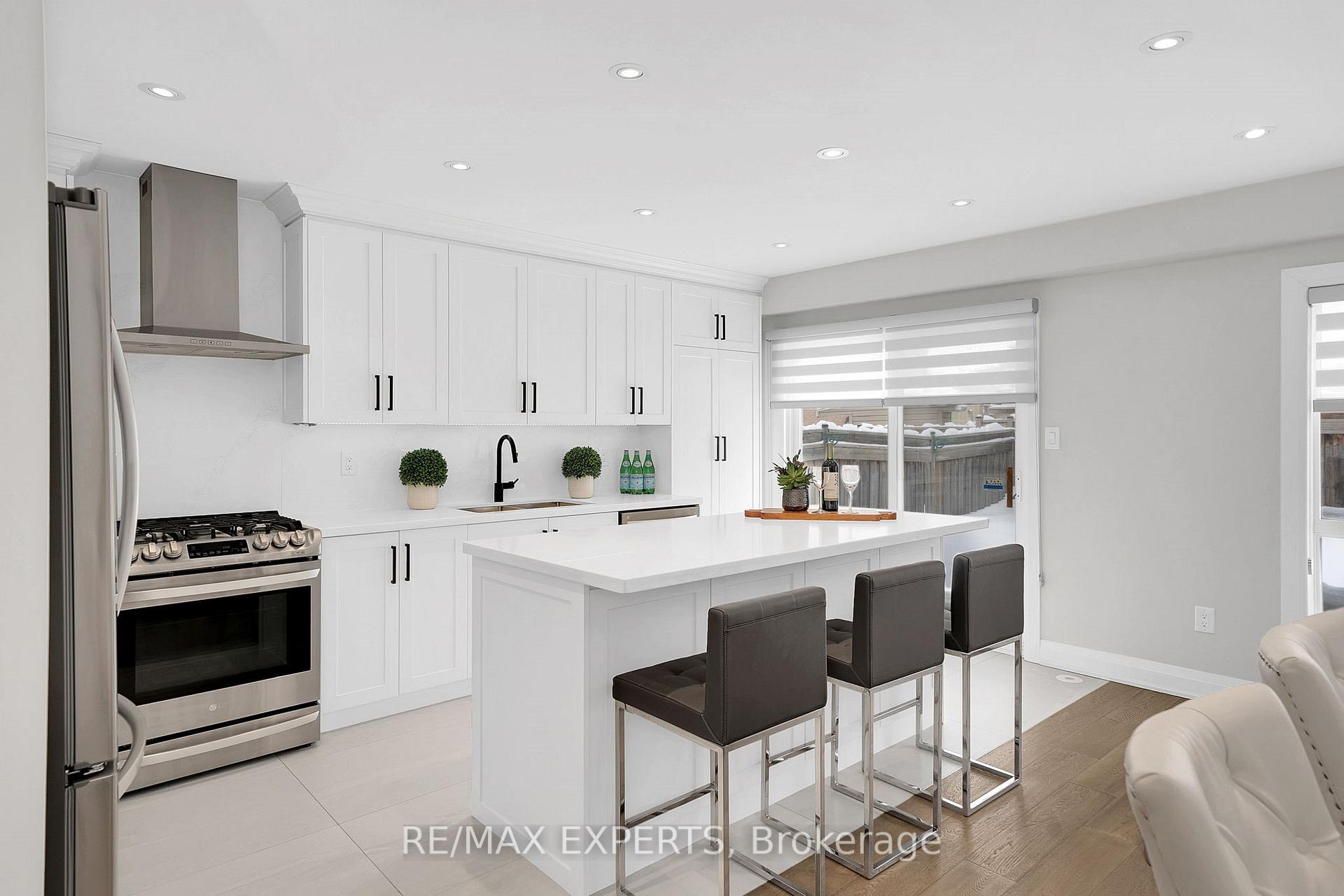 Photo 9 of 66 Lodgeway Drive, Vaughan, Rural Vaughan — HOMEH