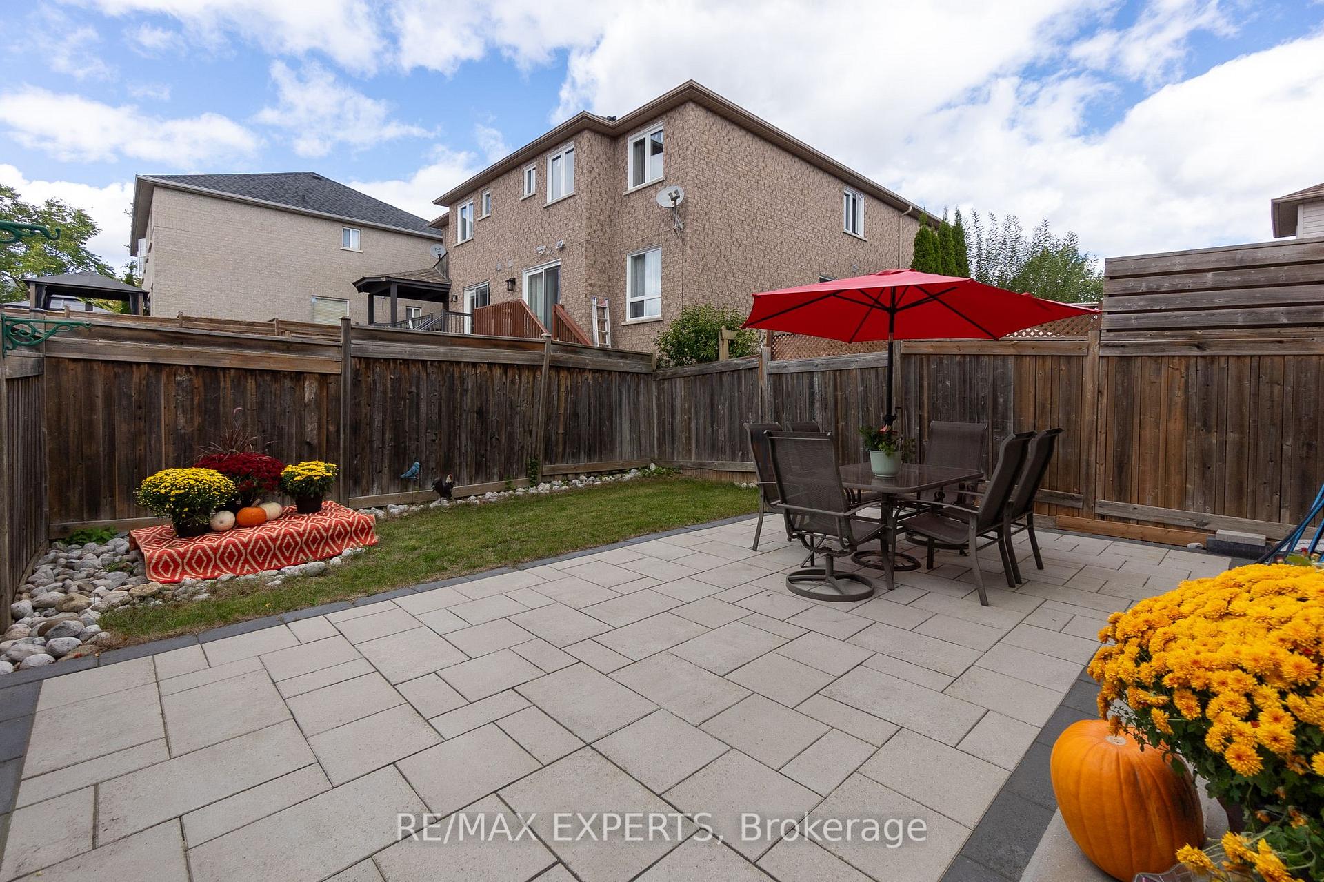 Photo 24 of 66 Lodgeway Drive, Vaughan, Rural Vaughan — HOMEH