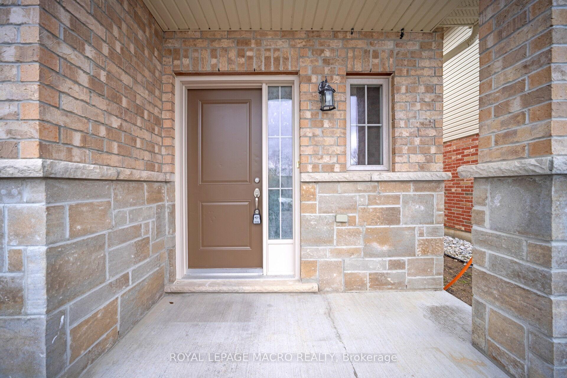 Photo 3 of 57 Redcedar Crescent, Hamilton, Fruitland — HOMEH