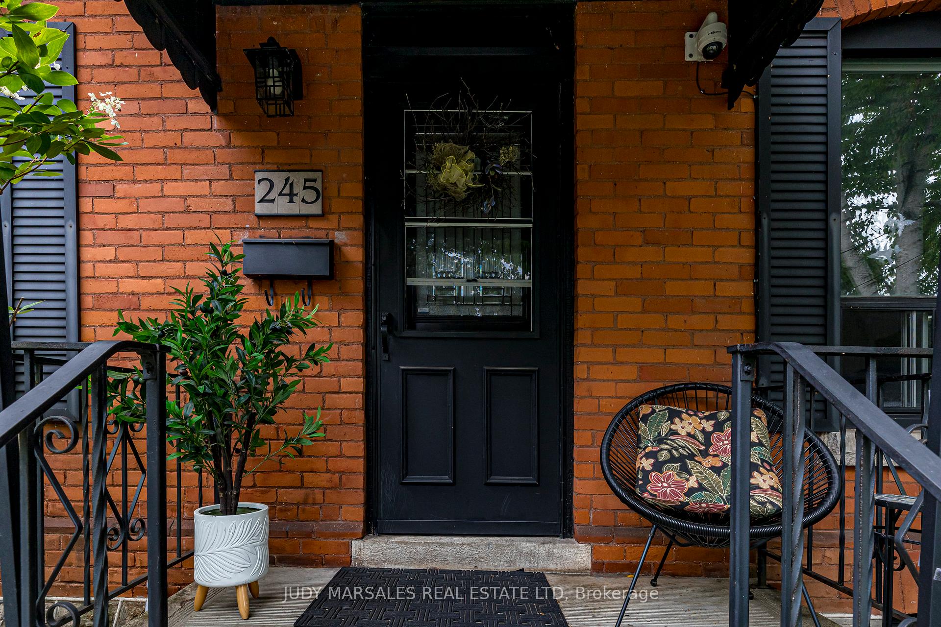 Photo 3 of 245 Hillcrest Avenue, Hamilton, Kirkendall — HOMEH