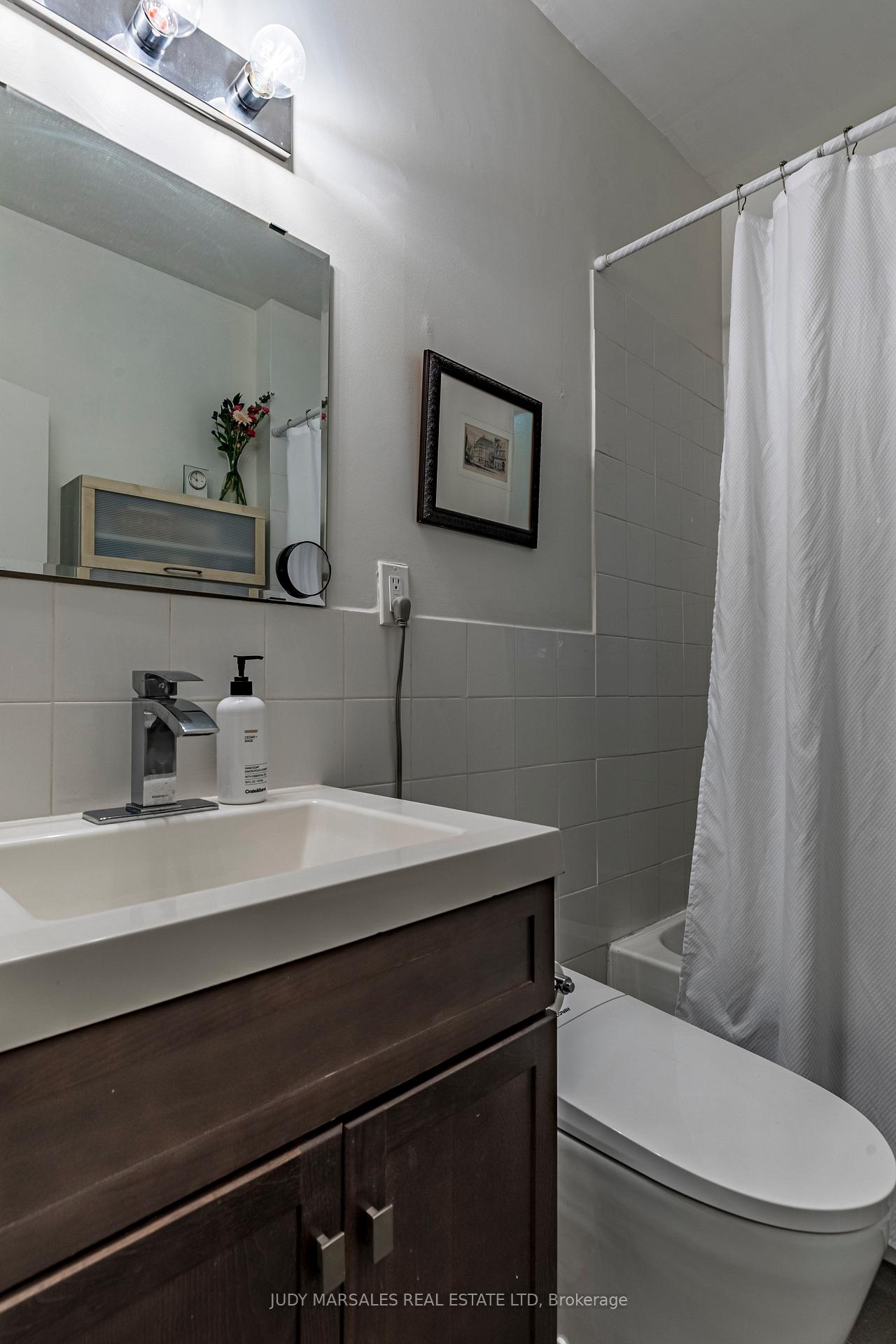 Photo 18 of 245 Hillcrest Avenue, Hamilton, Kirkendall — HOMEH
