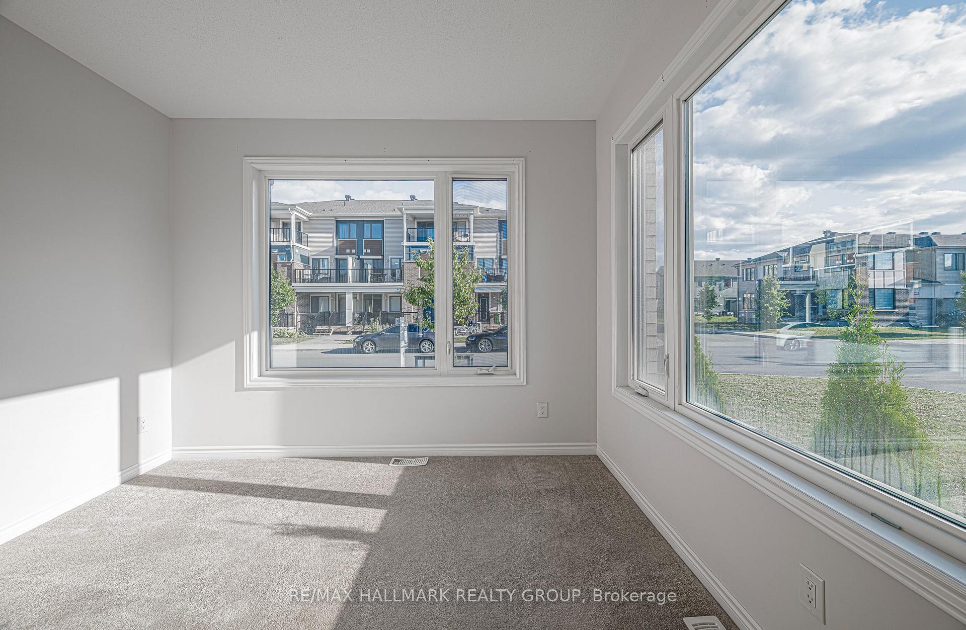 Photo 4 of 2307 Watercolours Way, Ottawa, Barrhaven - Half Moon Bay — HOMEH