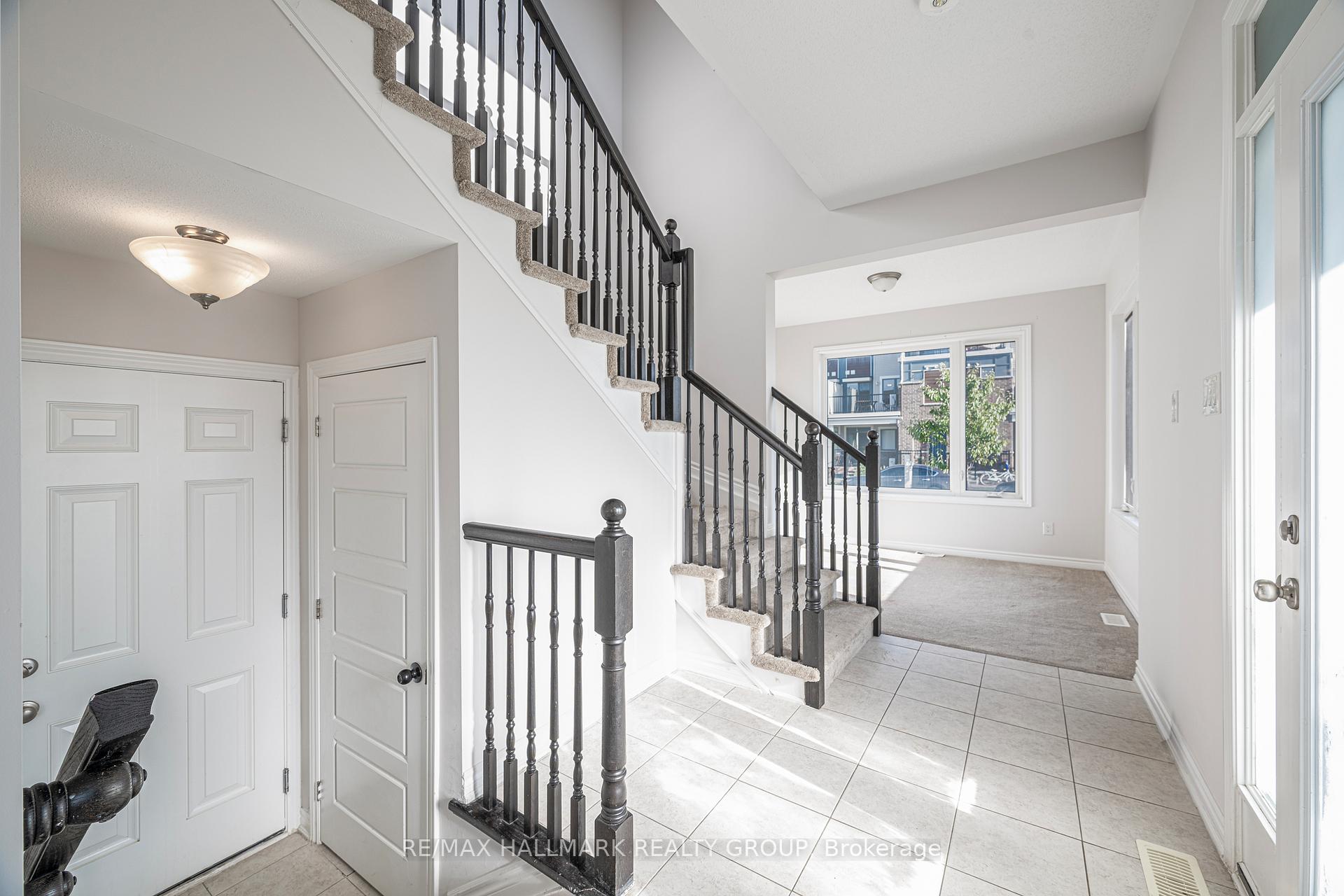 Photo 10 of 2307 Watercolours Way, Ottawa, Barrhaven - Half Moon Bay — HOMEH