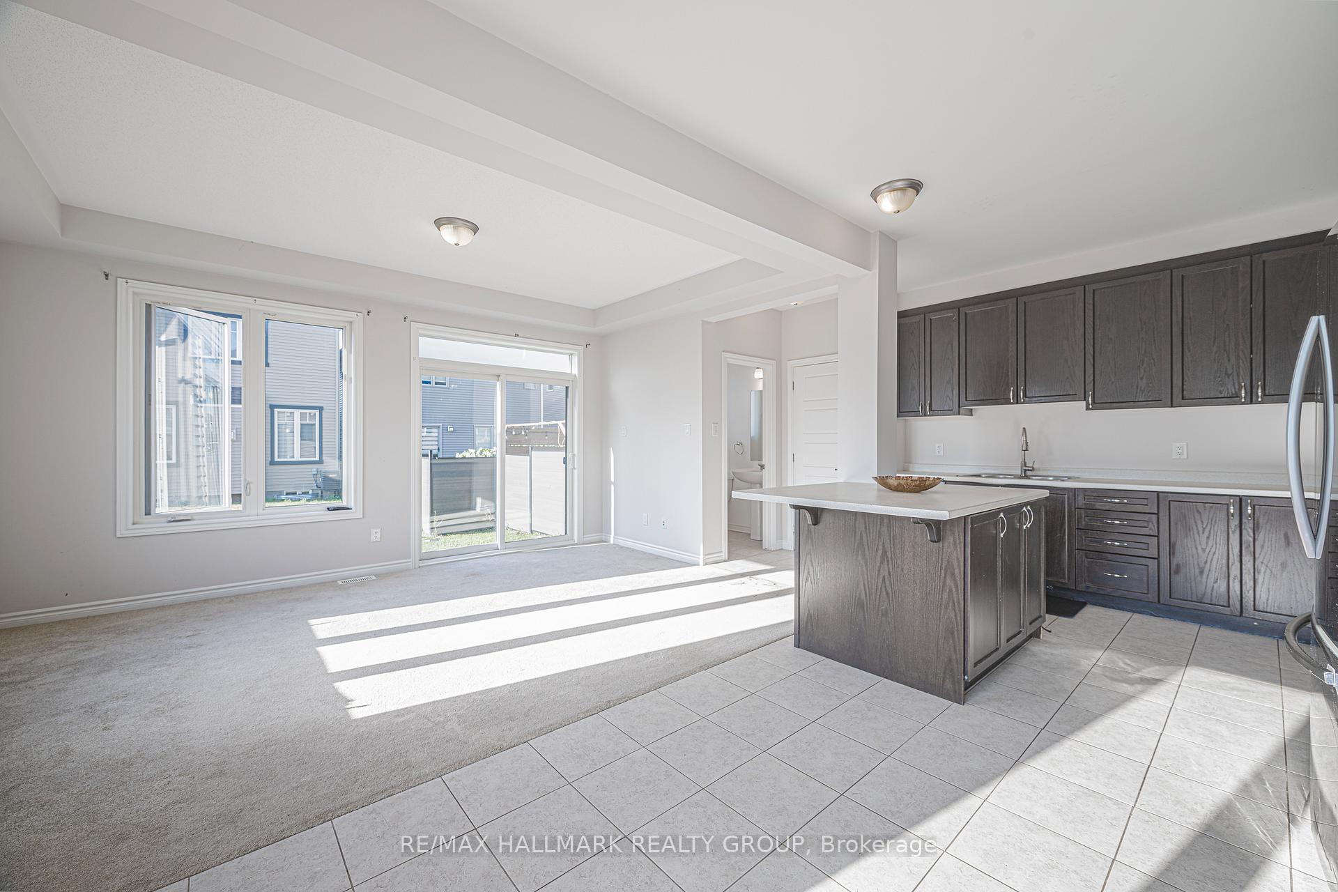 Photo 11 of 2307 Watercolours Way, Ottawa, Barrhaven - Half Moon Bay — HOMEH