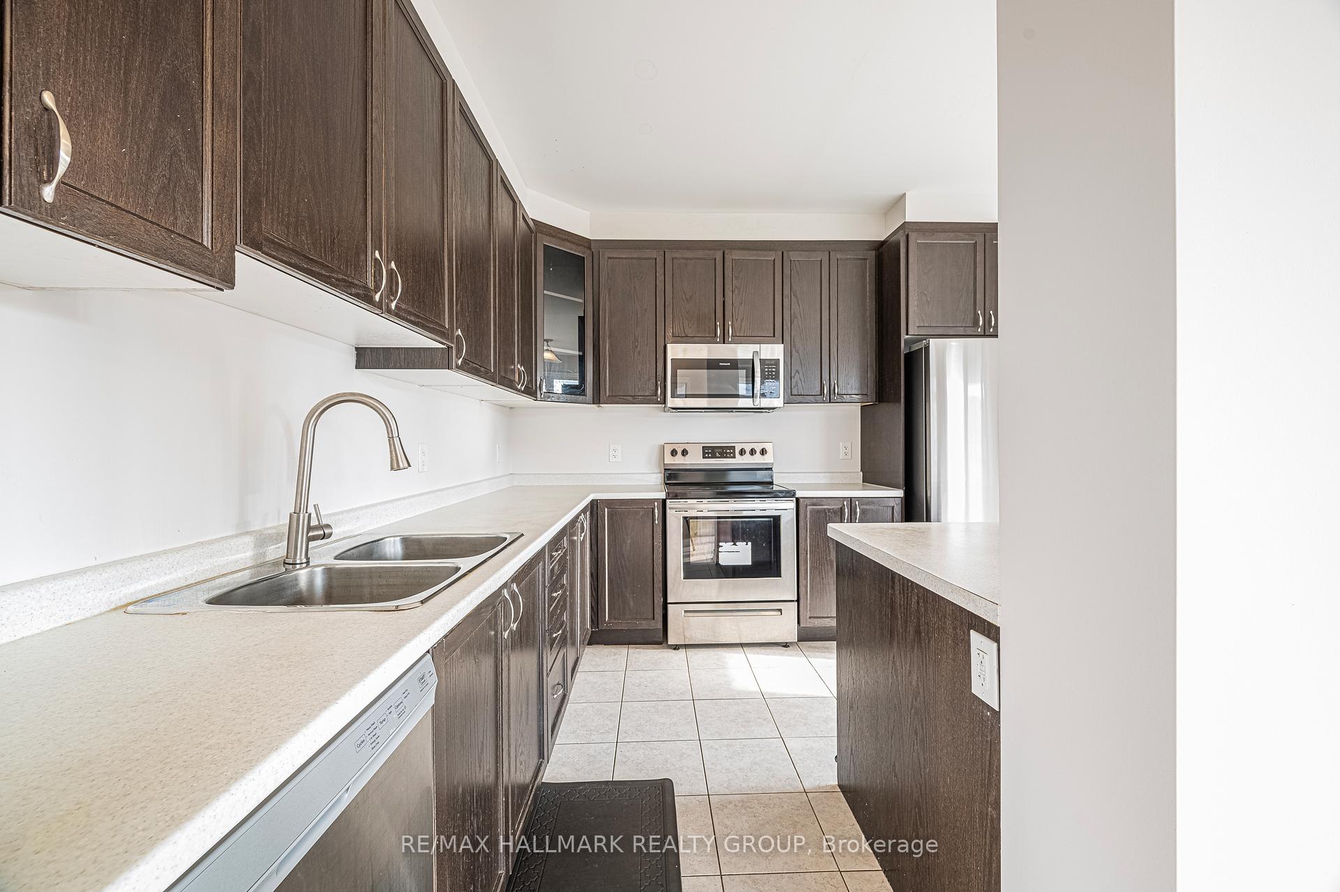 Photo 16 of 2307 Watercolours Way, Ottawa, Barrhaven - Half Moon Bay — HOMEH