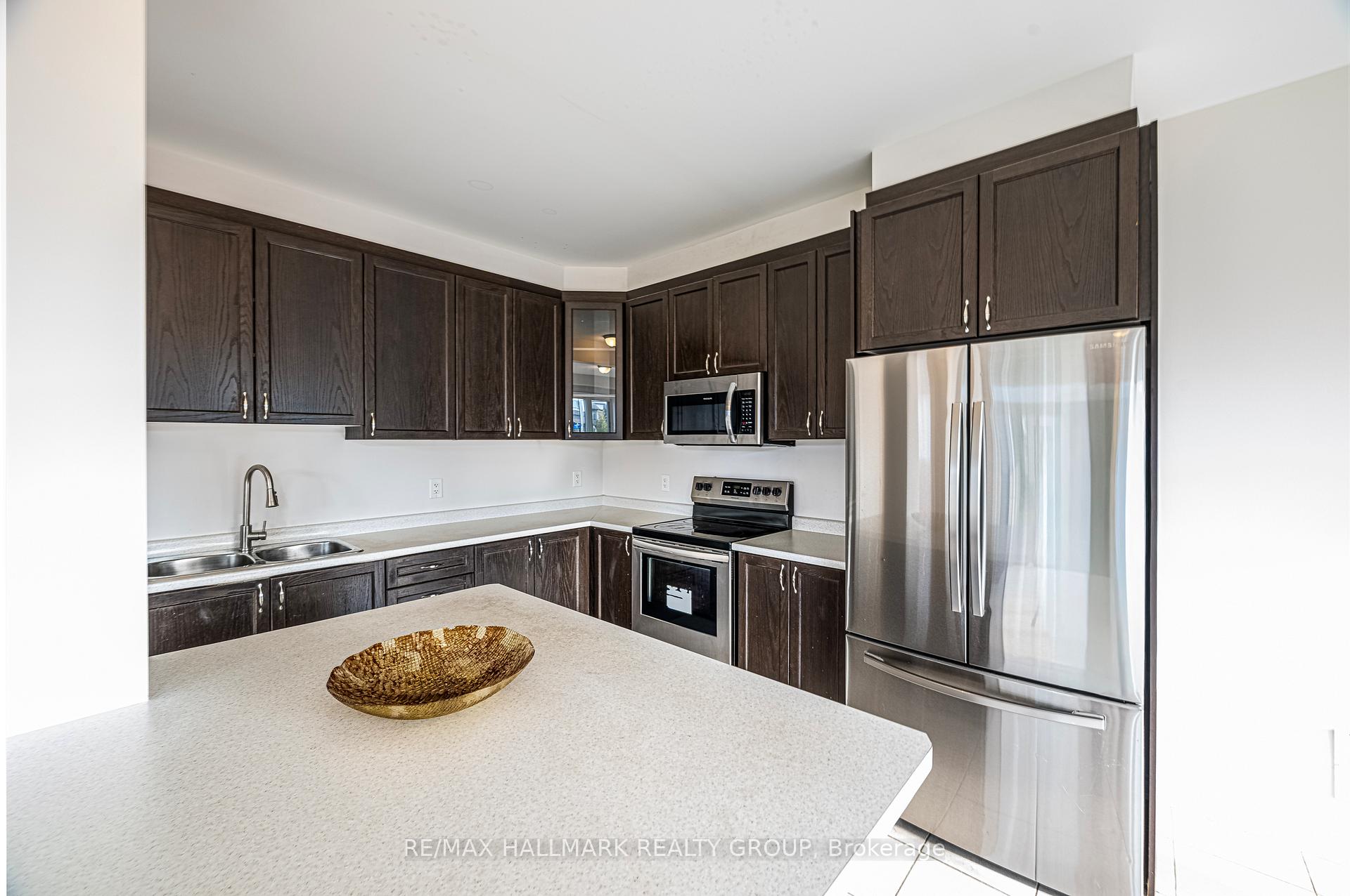 Photo 19 of 2307 Watercolours Way, Ottawa, Barrhaven - Half Moon Bay — HOMEH
