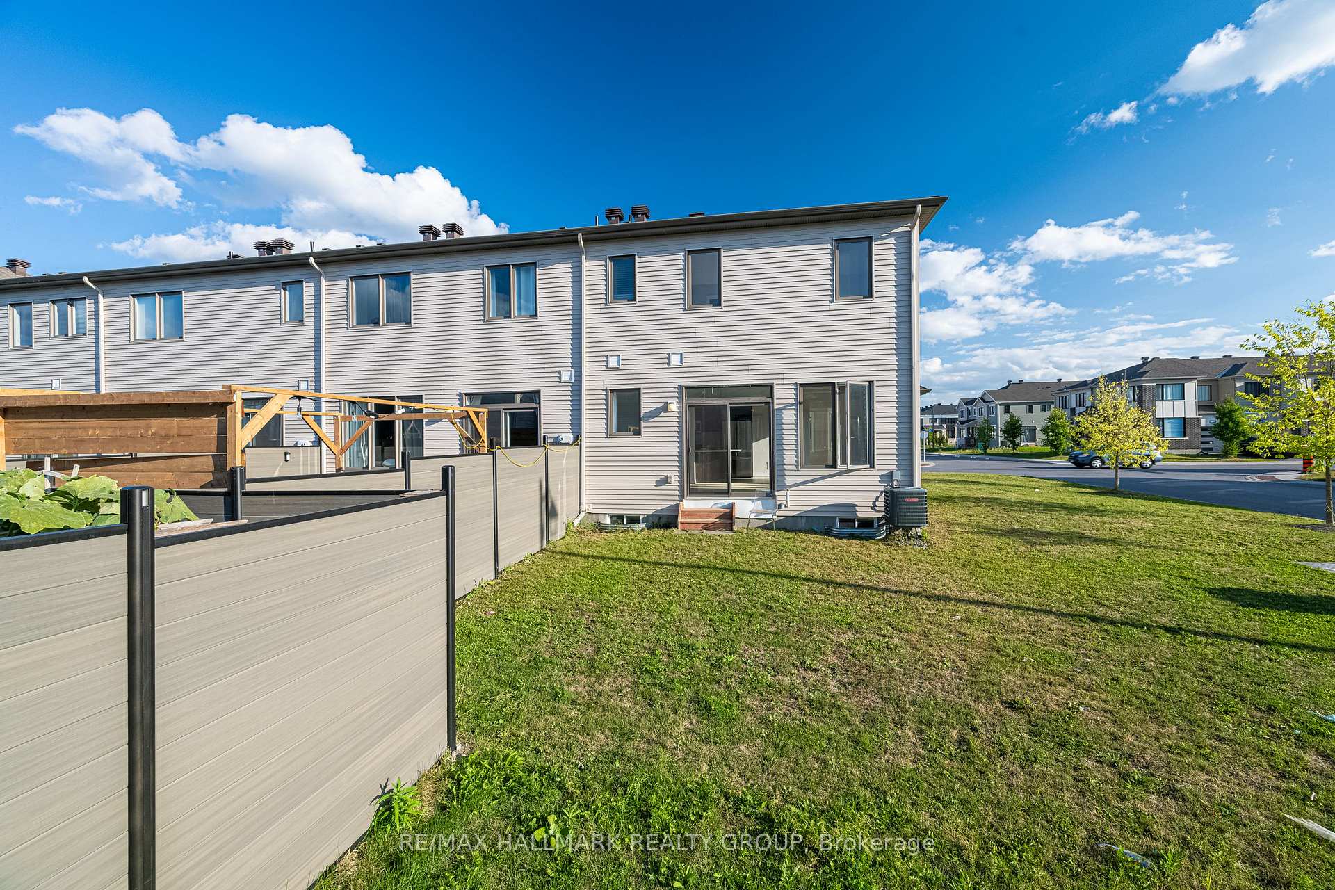 Photo 38 of 2307 Watercolours Way, Ottawa, Barrhaven - Half Moon Bay — HOMEH