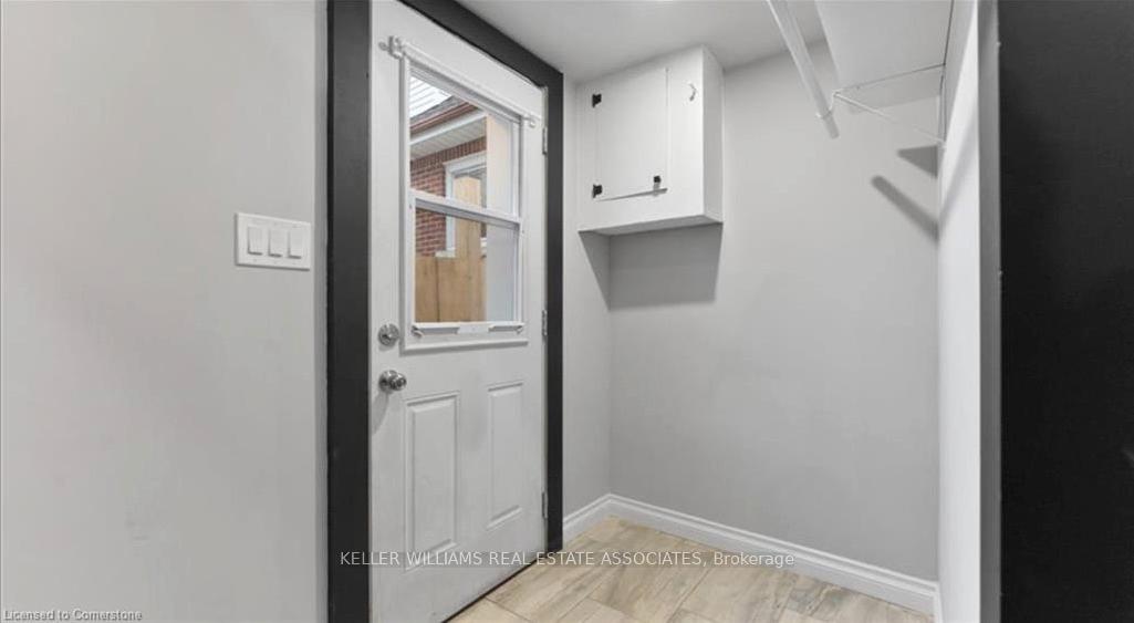 Photo 2 of Unit 3, 176 North Park Street, Brant, Brantford Twp — HOMEH