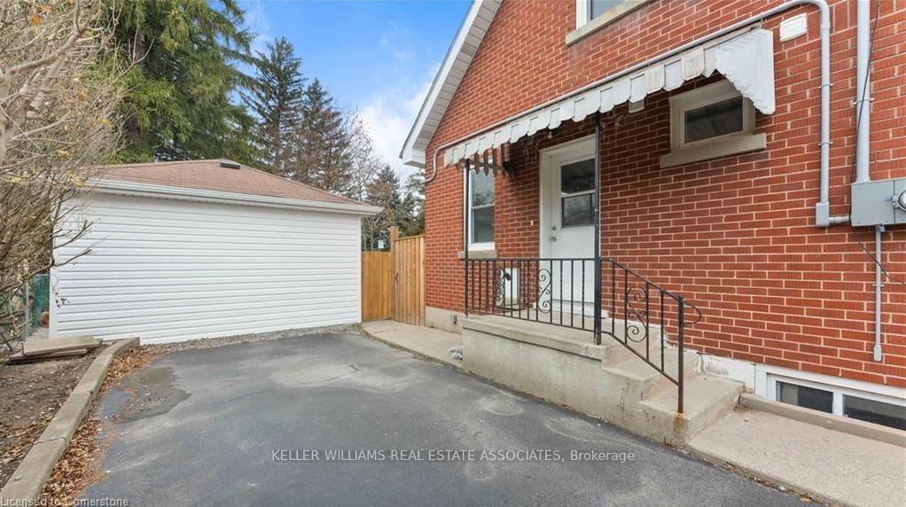 Photo 6 of Unit 3, 176 North Park Street, Brant, Brantford Twp — HOMEH