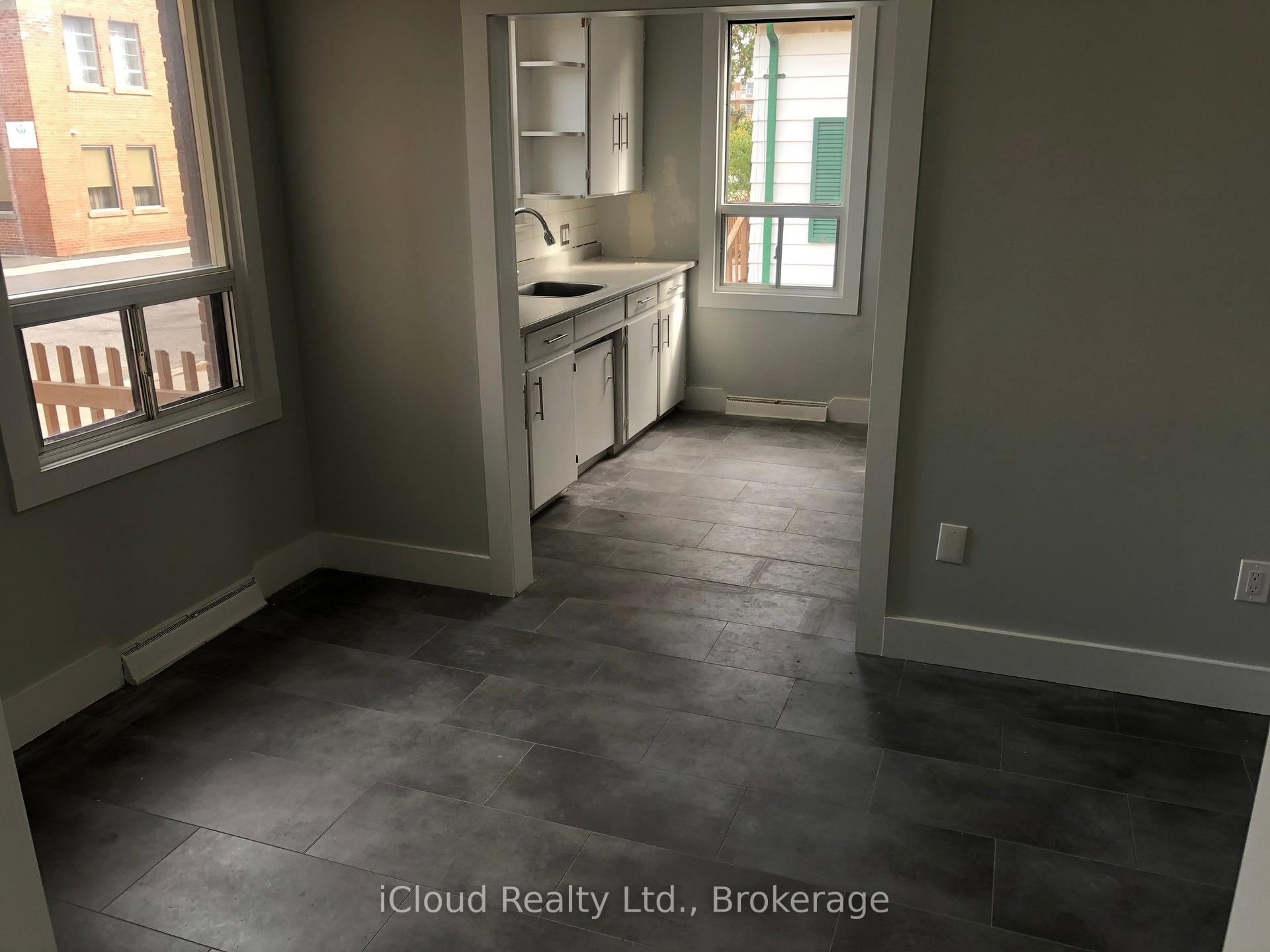 Photo 13 of Unit 2, 1 Henderson Avenue, Brampton, Downtown Brampton — HOMEH