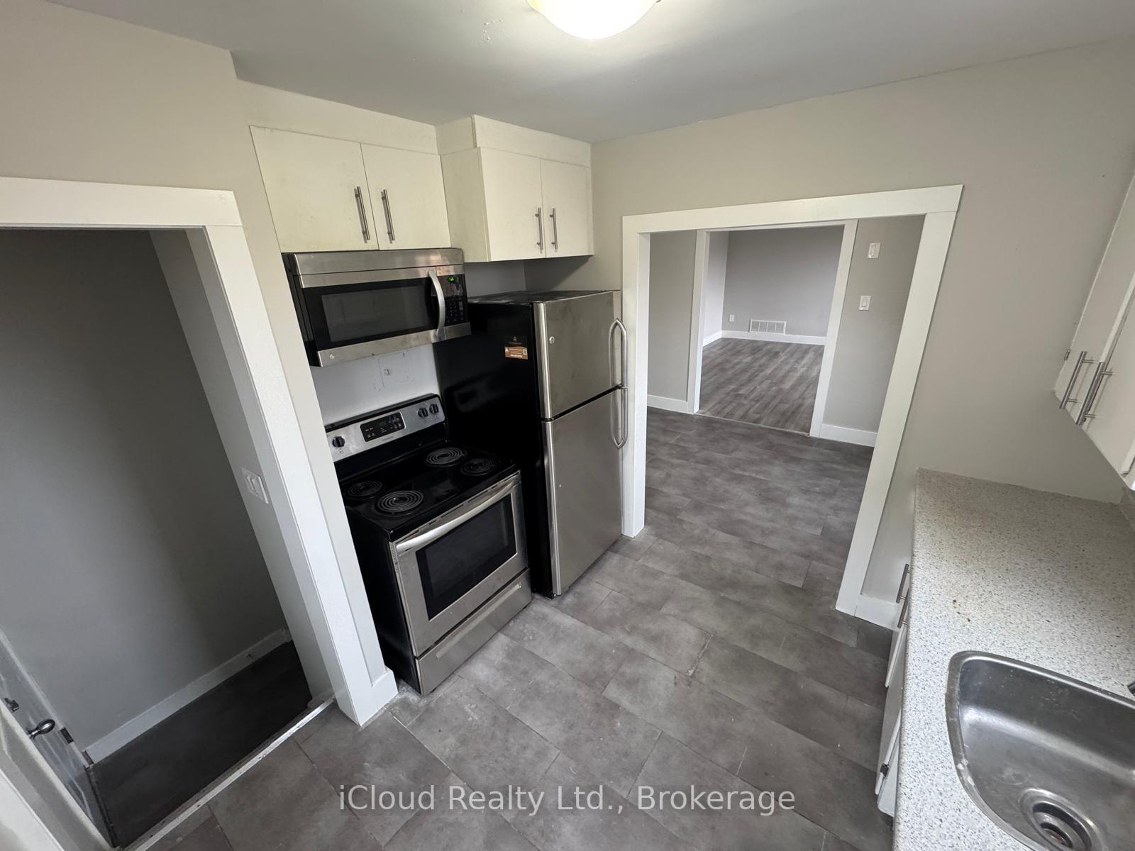 Photo 15 of Unit 2, 1 Henderson Avenue, Brampton, Downtown Brampton — HOMEH