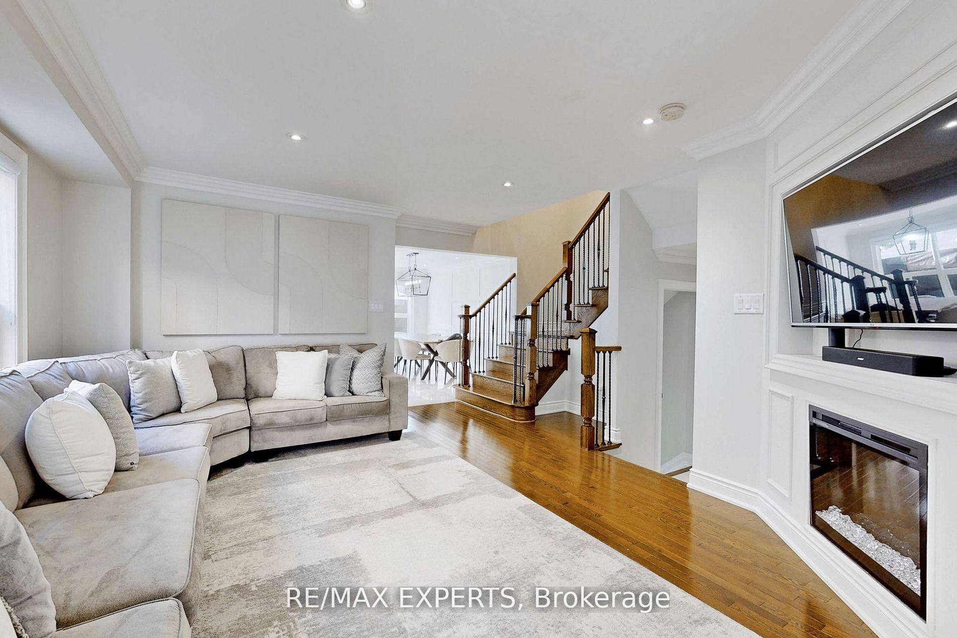 Photo 6 of 21 Twin Hills Crescent, Vaughan, Vellore Village — HOMEH