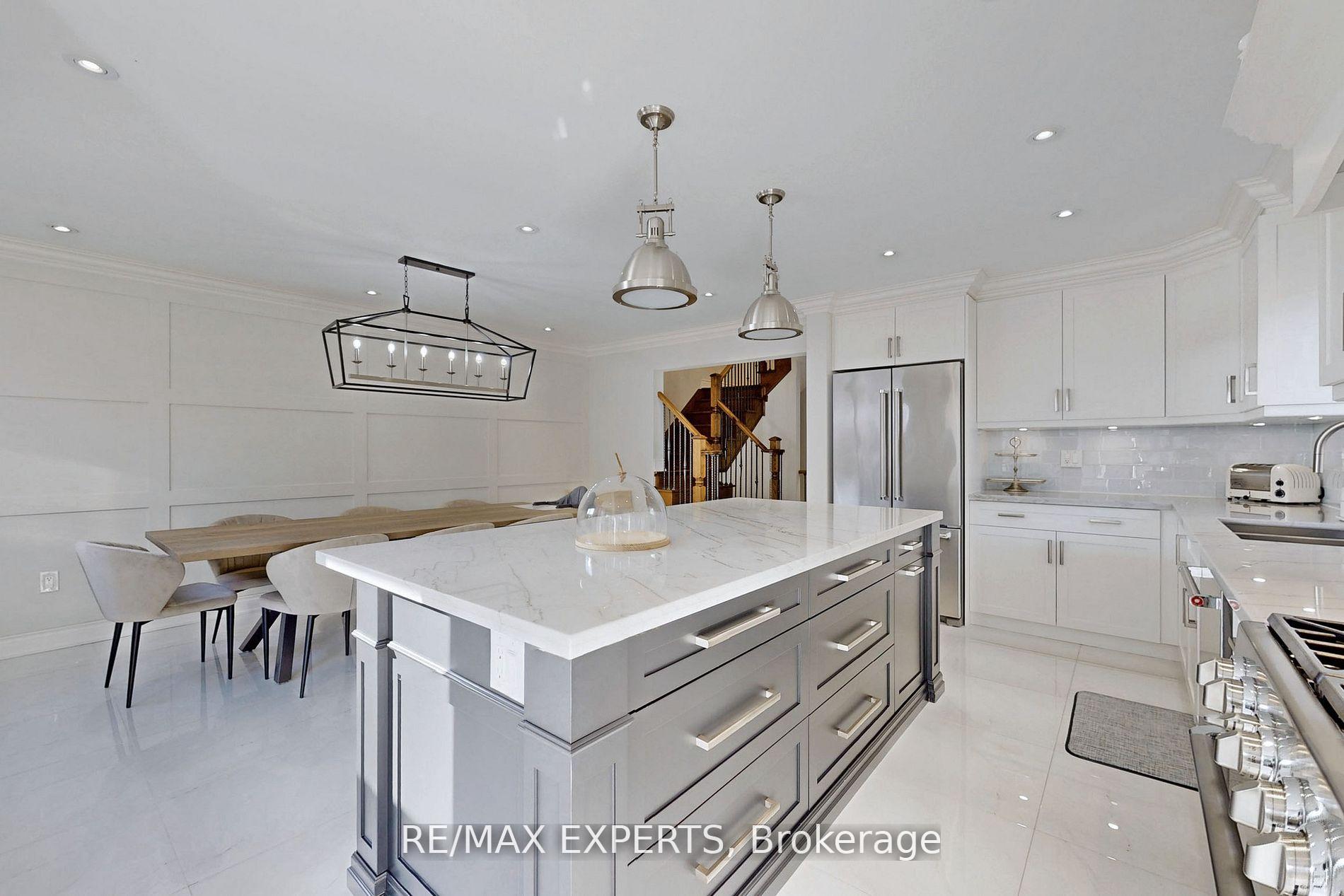 Photo 13 of 21 Twin Hills Crescent, Vaughan, Vellore Village — HOMEH