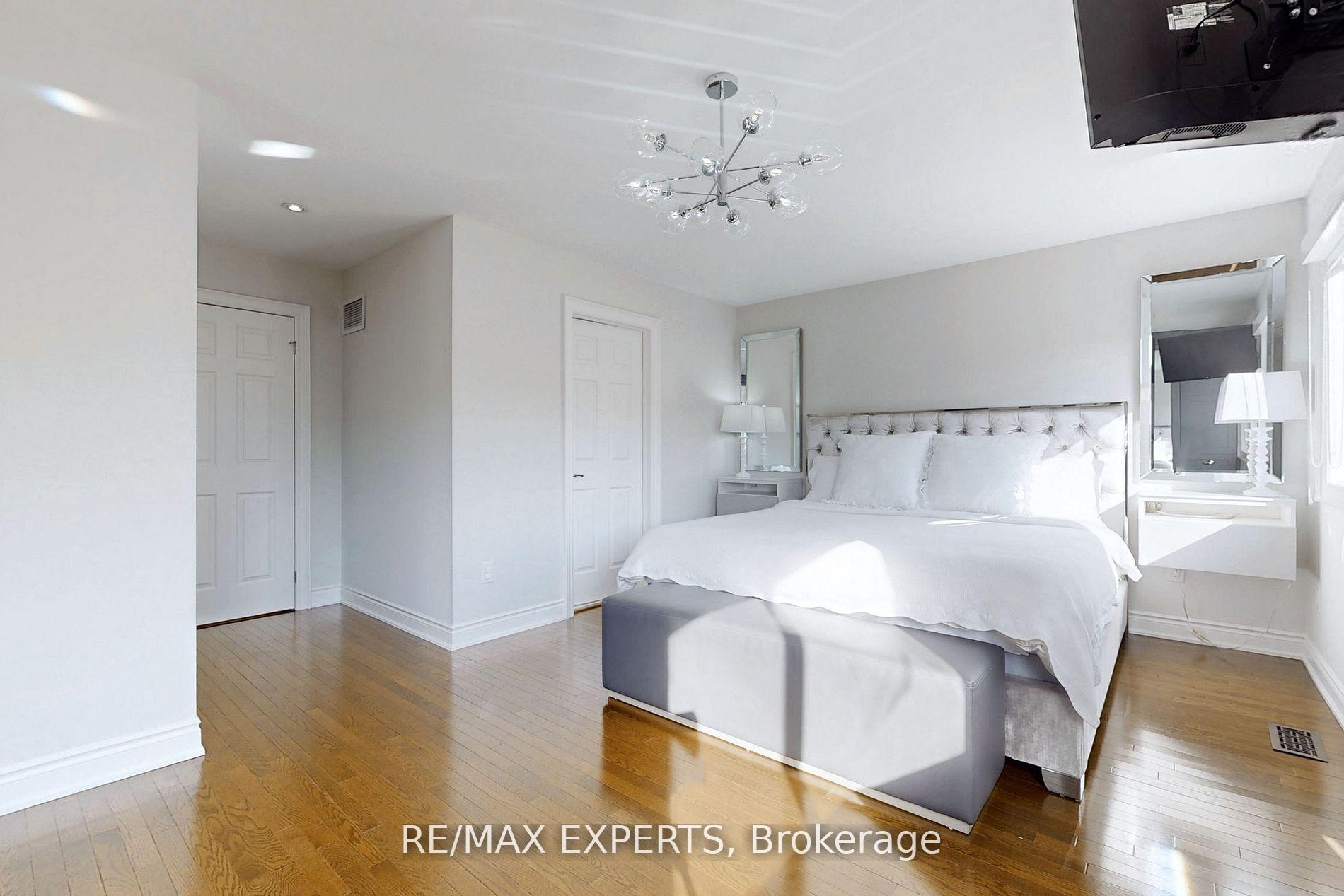 Photo 18 of 21 Twin Hills Crescent, Vaughan, Vellore Village — HOMEH