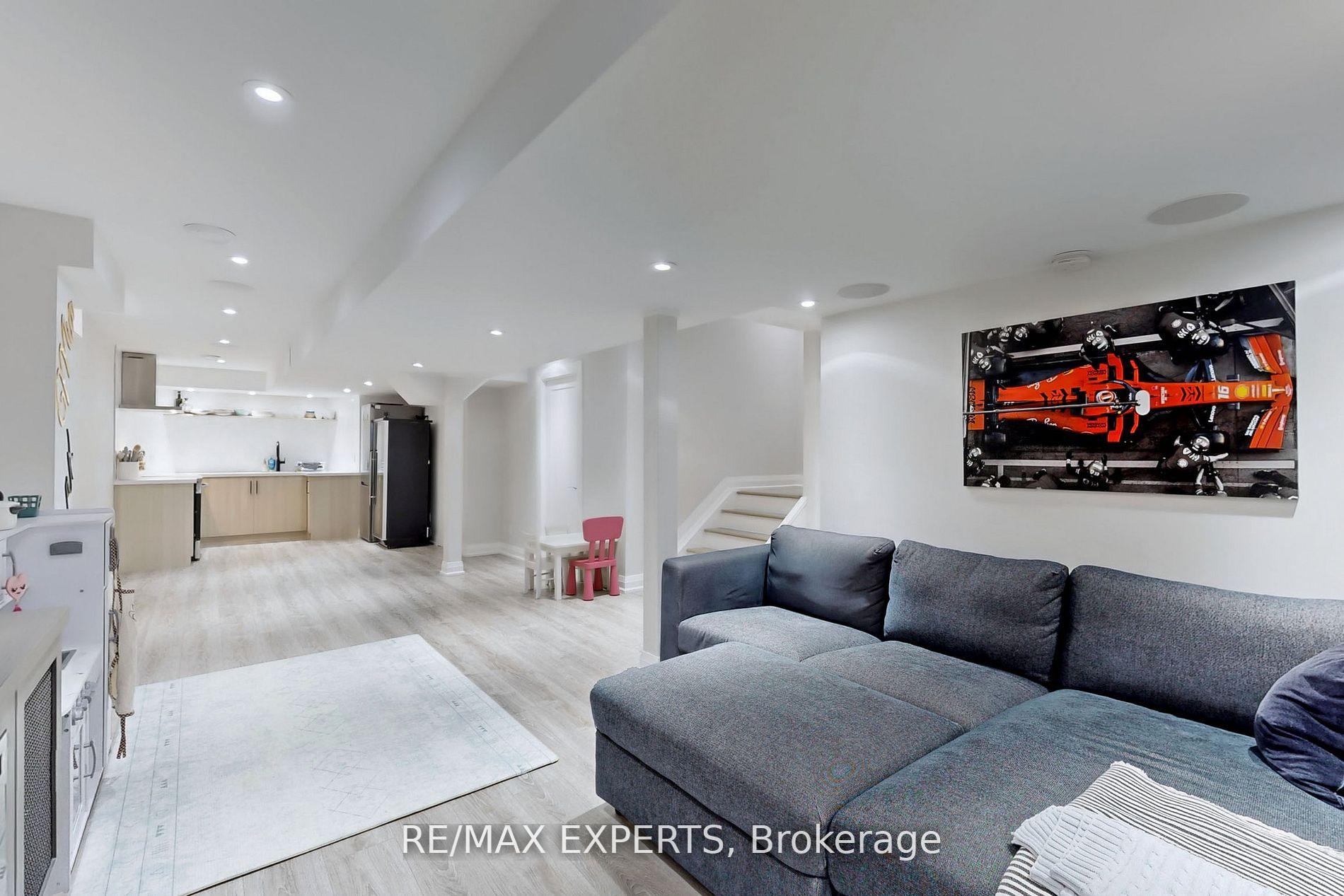 Photo 29 of 21 Twin Hills Crescent, Vaughan, Vellore Village — HOMEH