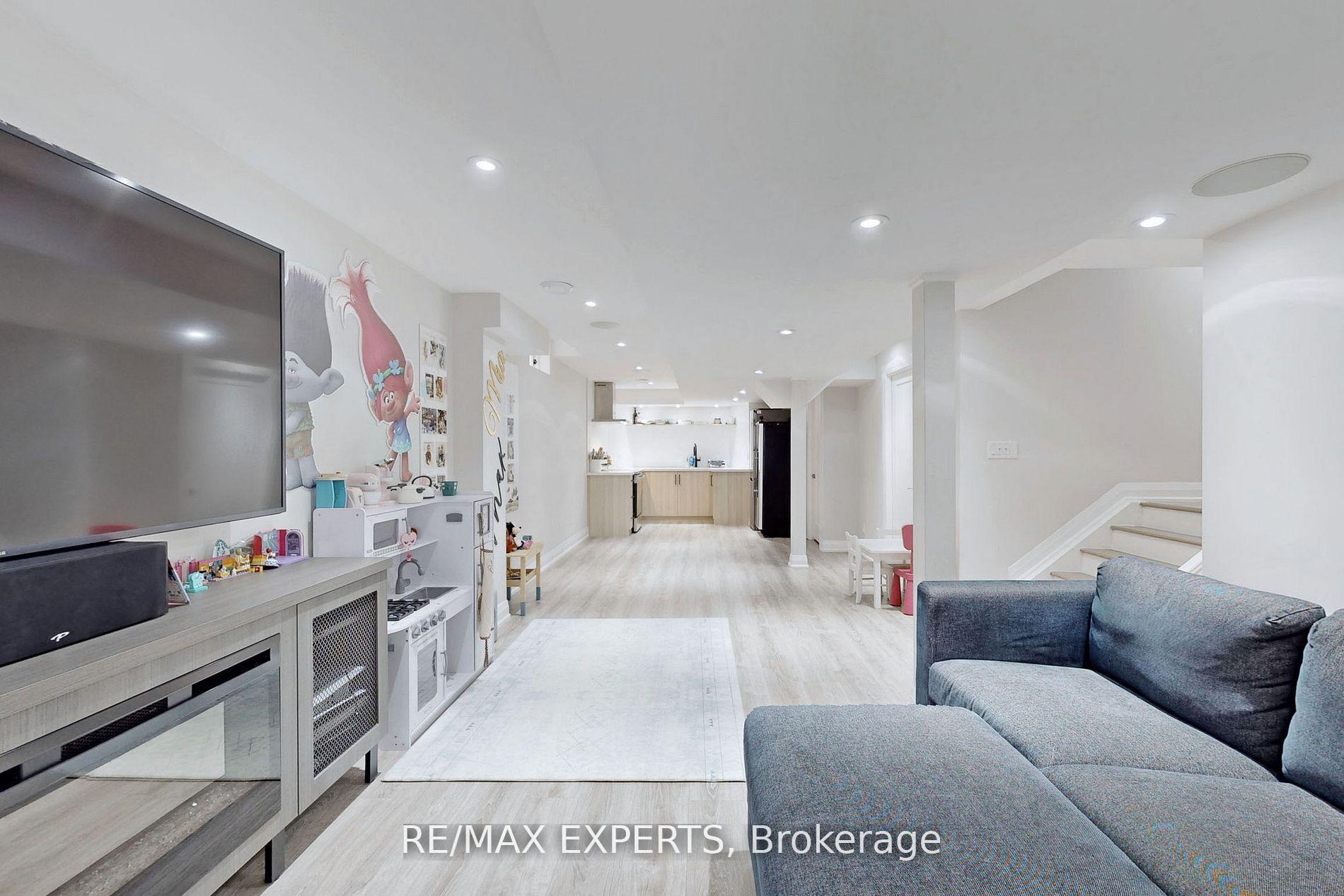 Photo 30 of 21 Twin Hills Crescent, Vaughan, Vellore Village — HOMEH