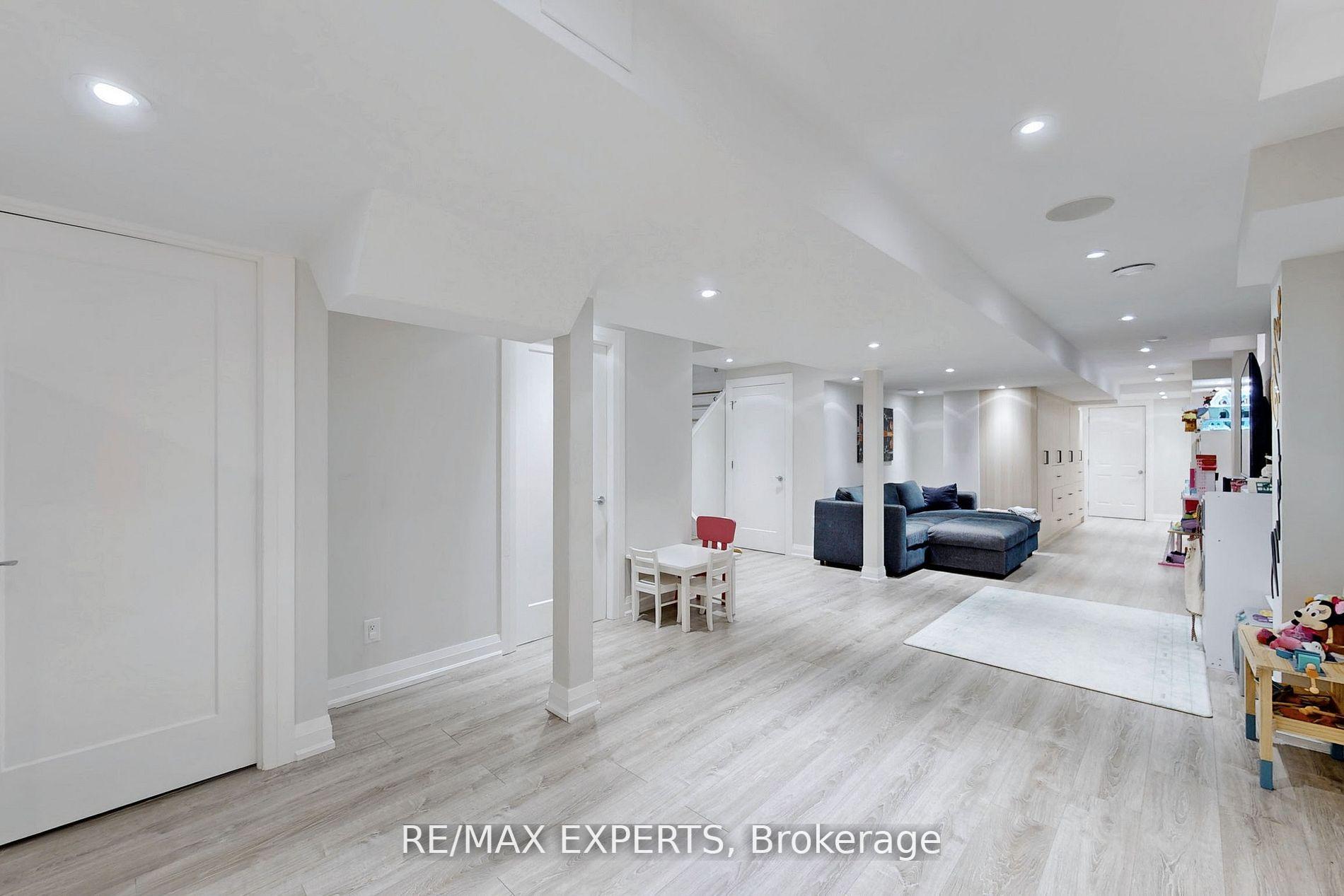 Photo 33 of 21 Twin Hills Crescent, Vaughan, Vellore Village — HOMEH