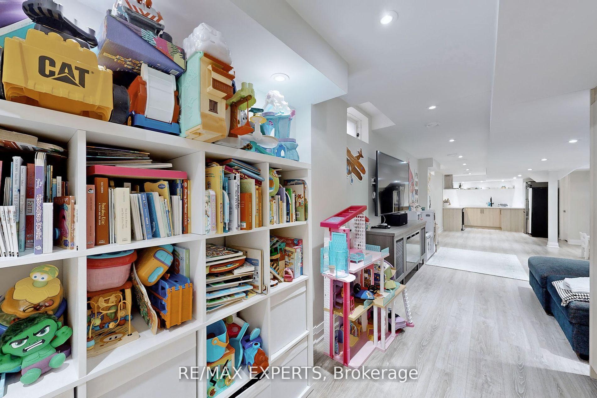 Photo 34 of 21 Twin Hills Crescent, Vaughan, Vellore Village — HOMEH