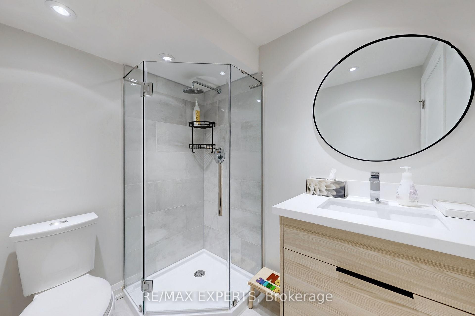 Photo 36 of 21 Twin Hills Crescent, Vaughan, Vellore Village — HOMEH