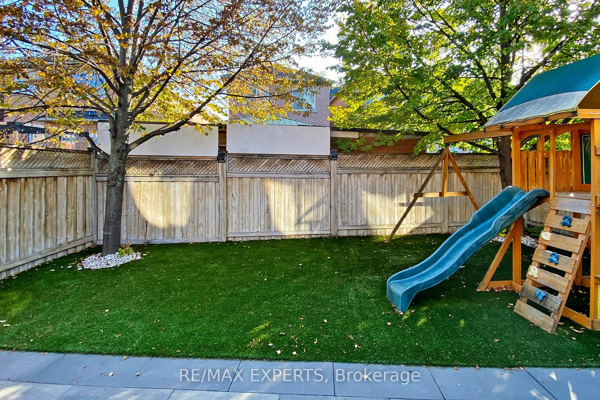 Photo 37 of 21 Twin Hills Crescent, Vaughan, Vellore Village — HOMEH