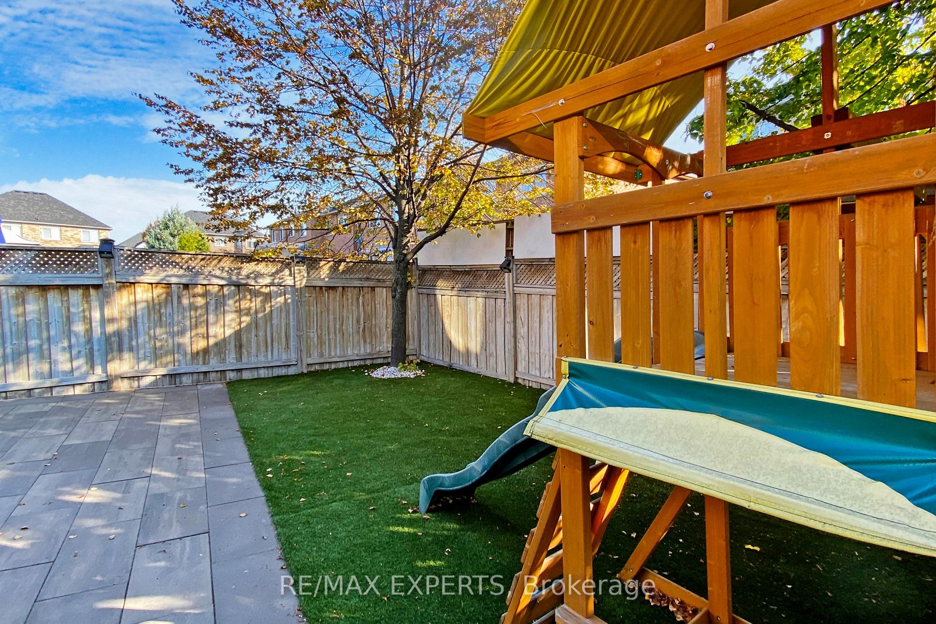 Photo 38 of 21 Twin Hills Crescent, Vaughan, Vellore Village — HOMEH