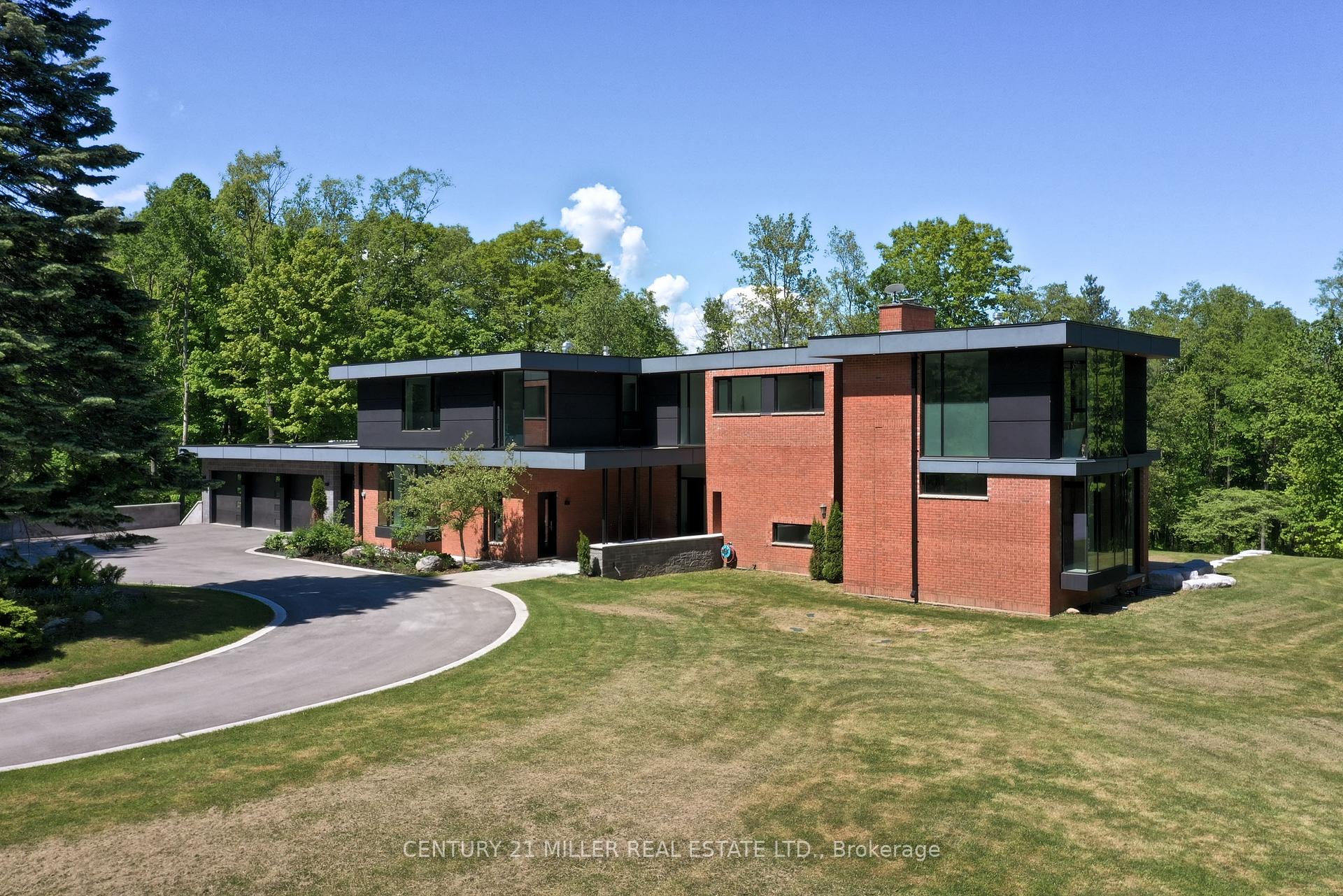 Photo 2 of 140 Gravel Pit Road, Hamilton, Rural Ancaster — HOMEH