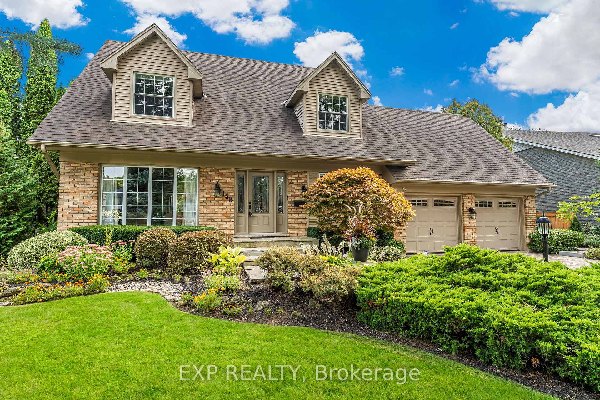 Photo 7 of 158 Broad Leaf Crescent, Hamilton, Ancaster — HOMEH