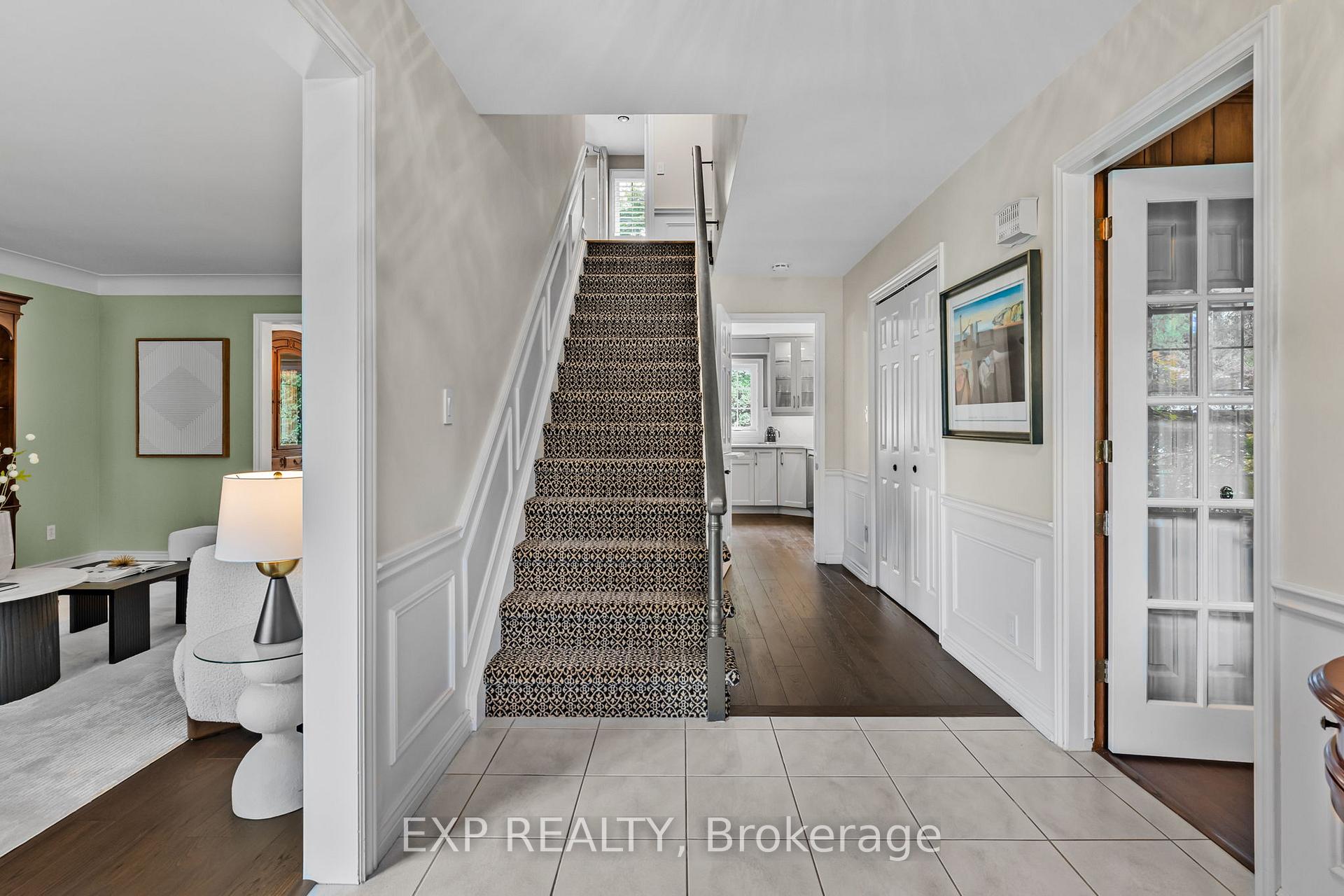 Photo 9 of 158 Broad Leaf Crescent, Hamilton, Ancaster — HOMEH