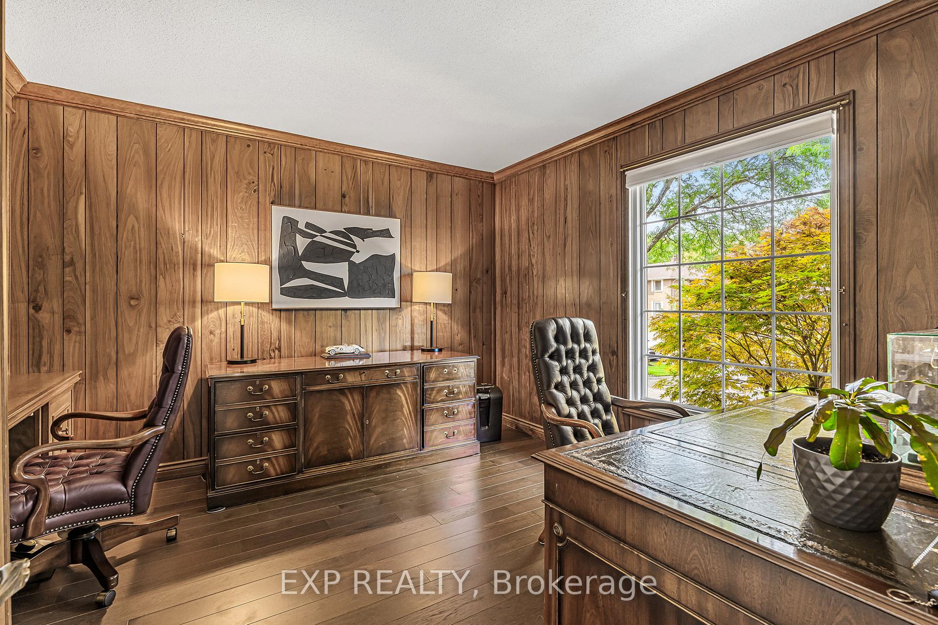 Photo 10 of 158 Broad Leaf Crescent, Hamilton, Ancaster — HOMEH