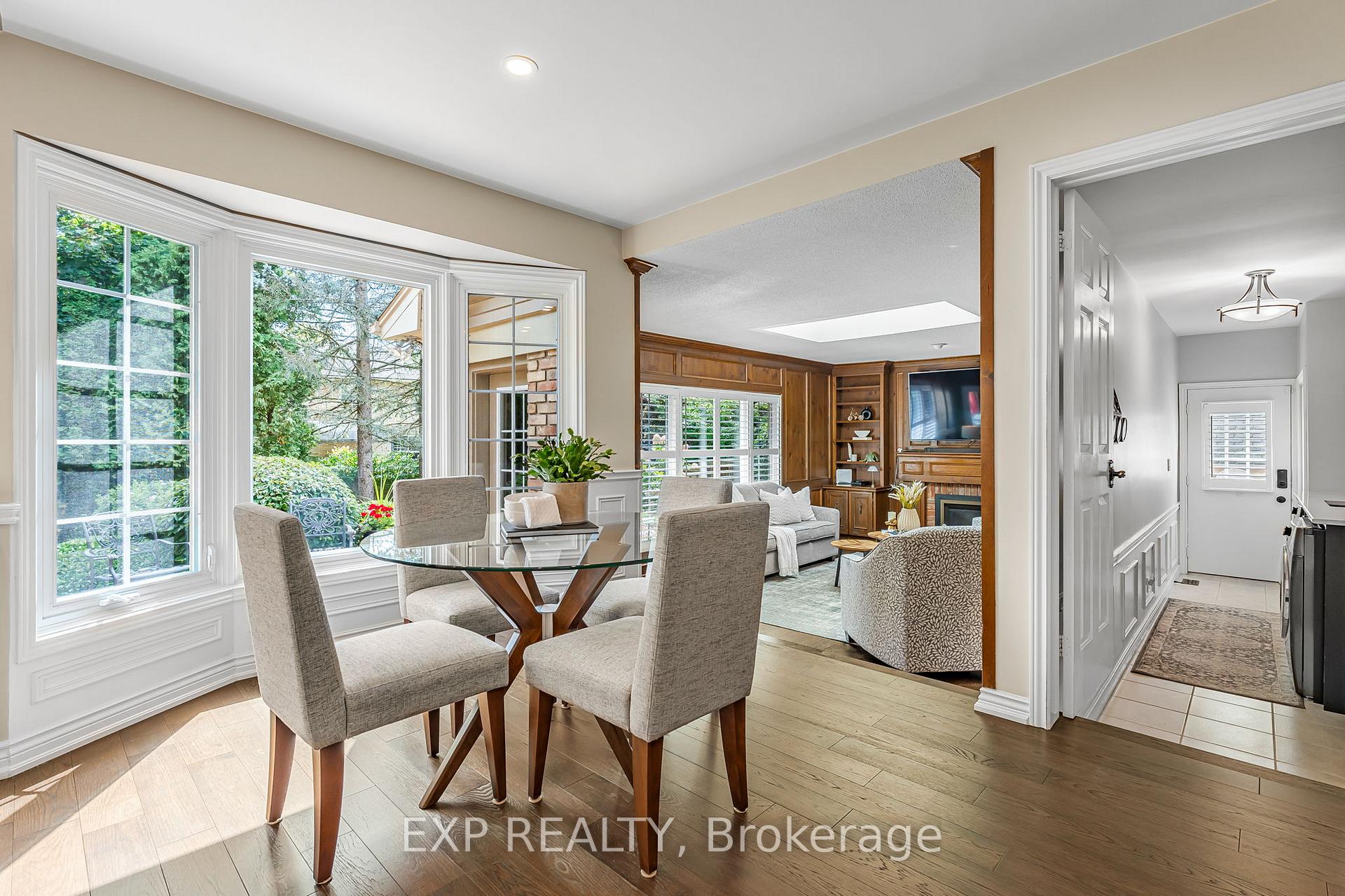 Photo 17 of 158 Broad Leaf Crescent, Hamilton, Ancaster — HOMEH