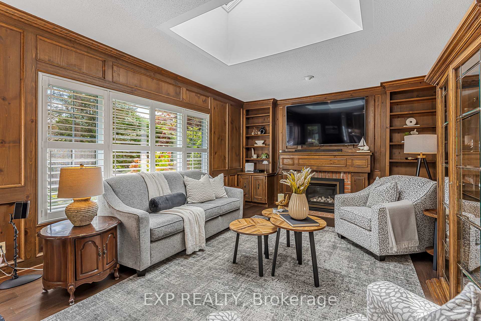 Photo 18 of 158 Broad Leaf Crescent, Hamilton, Ancaster — HOMEH
