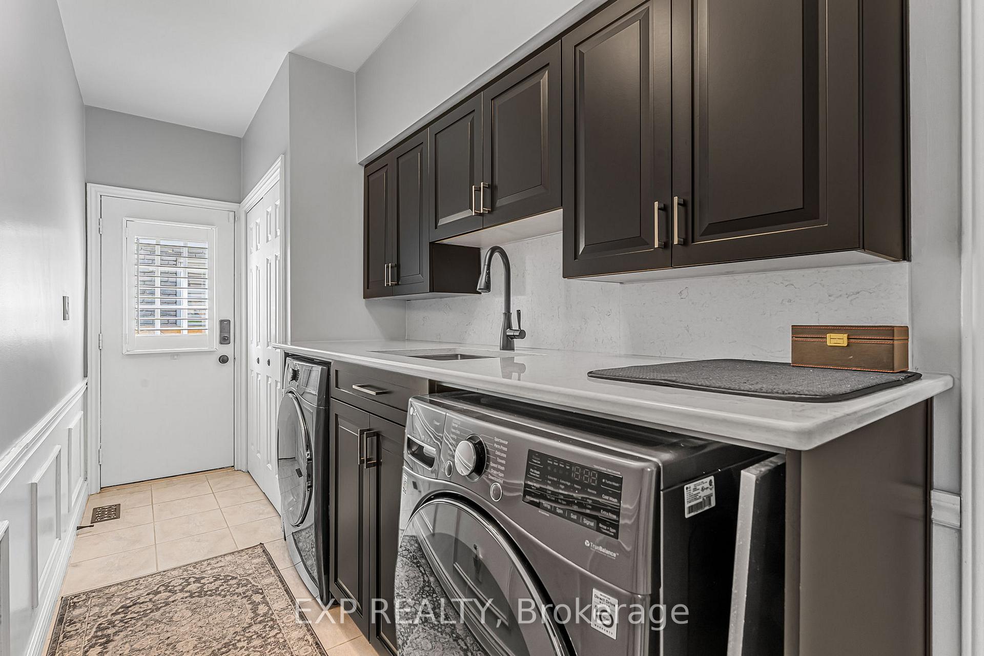Photo 20 of 158 Broad Leaf Crescent, Hamilton, Ancaster — HOMEH