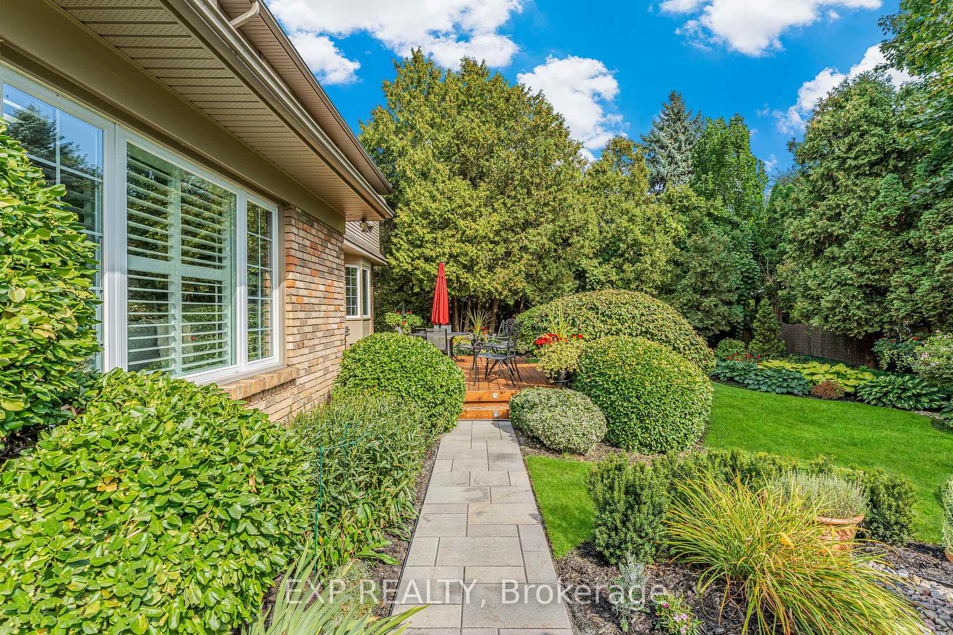 Photo 37 of 158 Broad Leaf Crescent, Hamilton, Ancaster — HOMEH