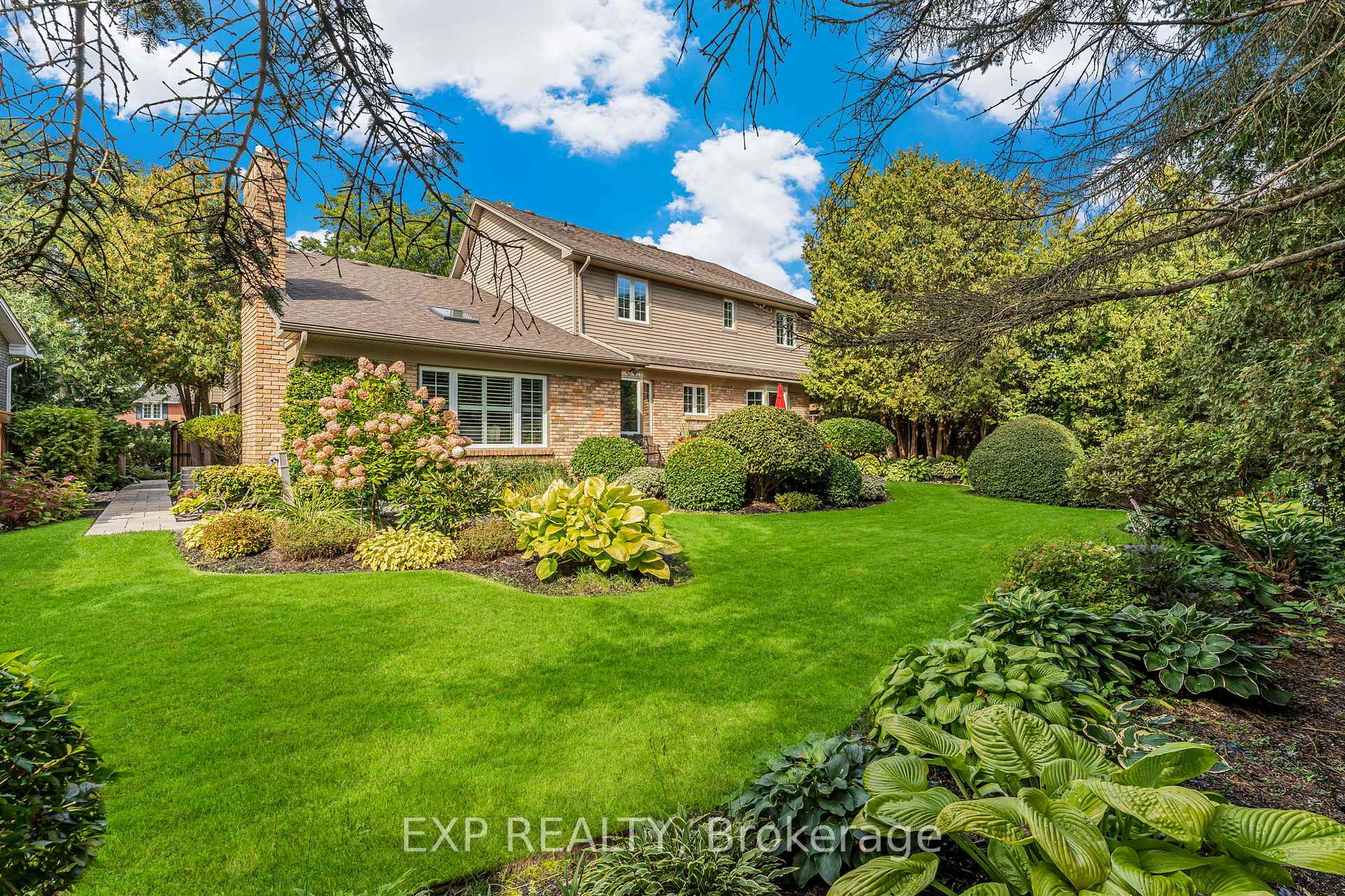 Photo 38 of 158 Broad Leaf Crescent, Hamilton, Ancaster — HOMEH