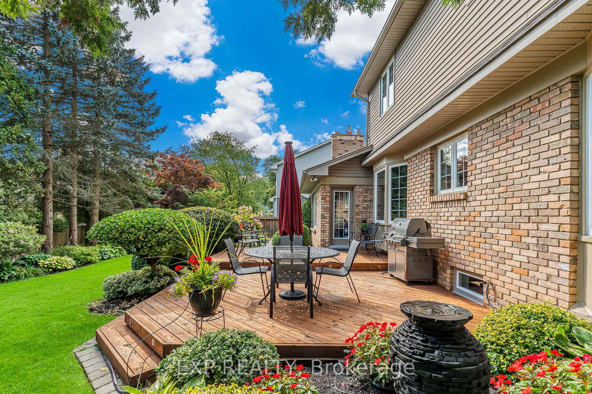 Photo 42 of 158 Broad Leaf Crescent, Hamilton, Ancaster — HOMEH