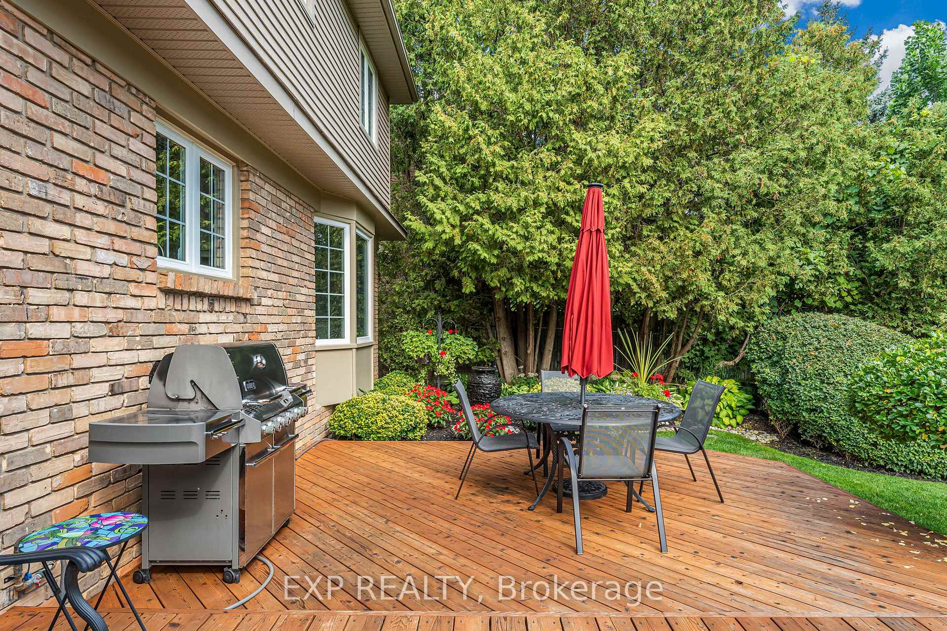 Photo 44 of 158 Broad Leaf Crescent, Hamilton, Ancaster — HOMEH