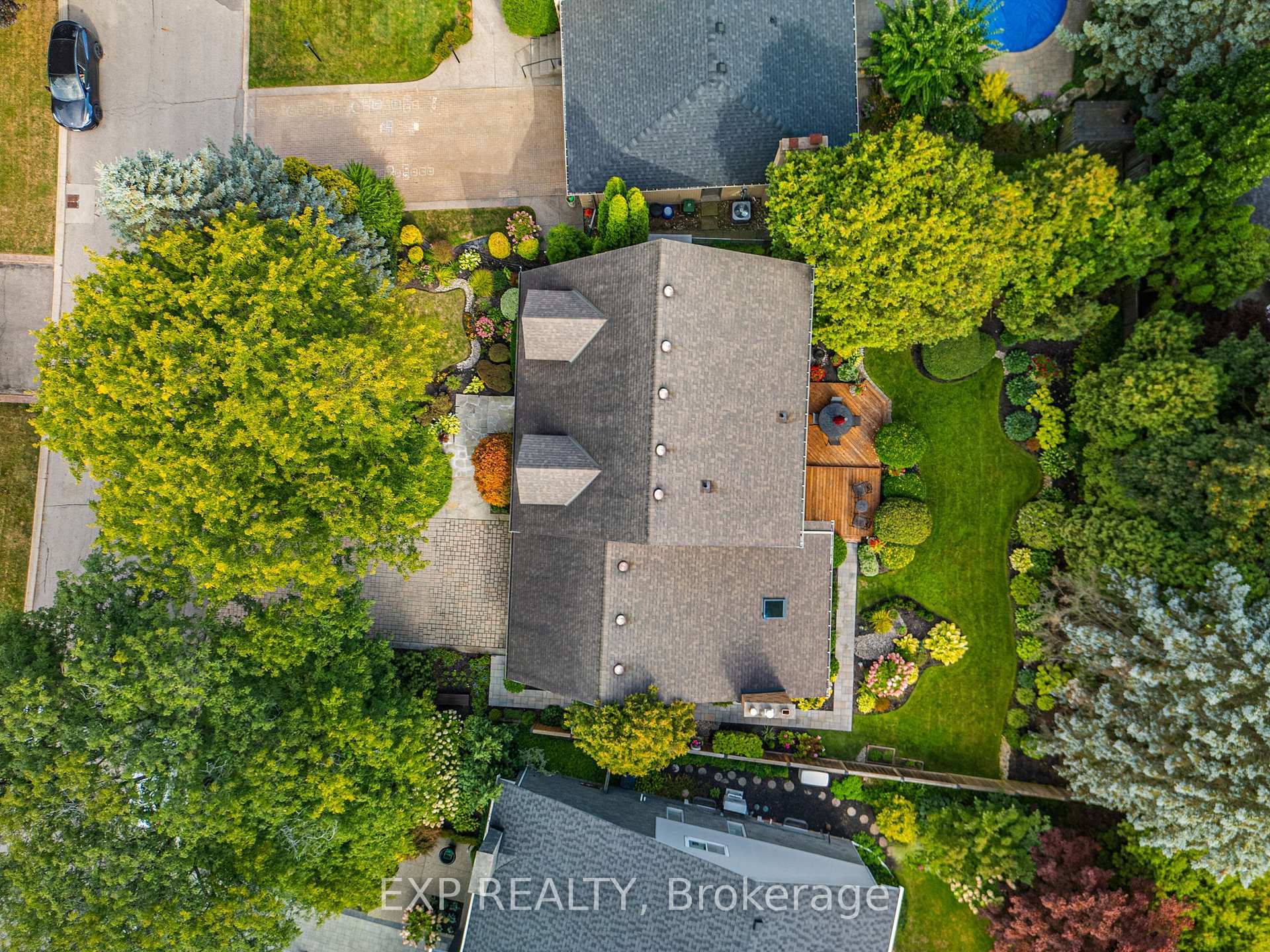 Photo 45 of 158 Broad Leaf Crescent, Hamilton, Ancaster — HOMEH