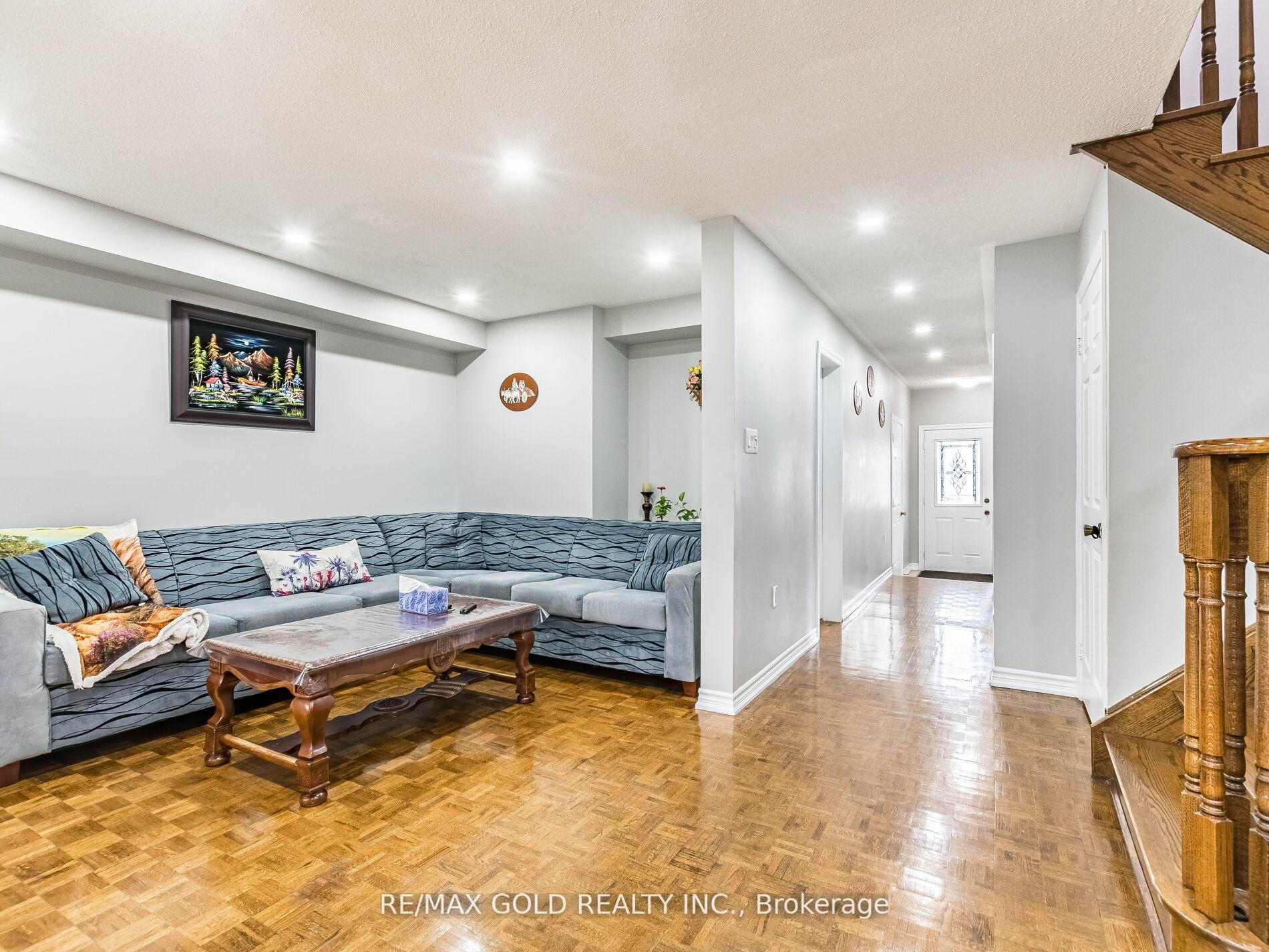 Photo 33 of 14 Kentucky Drive, Brampton, Fletcher's Creek South — HOMEH